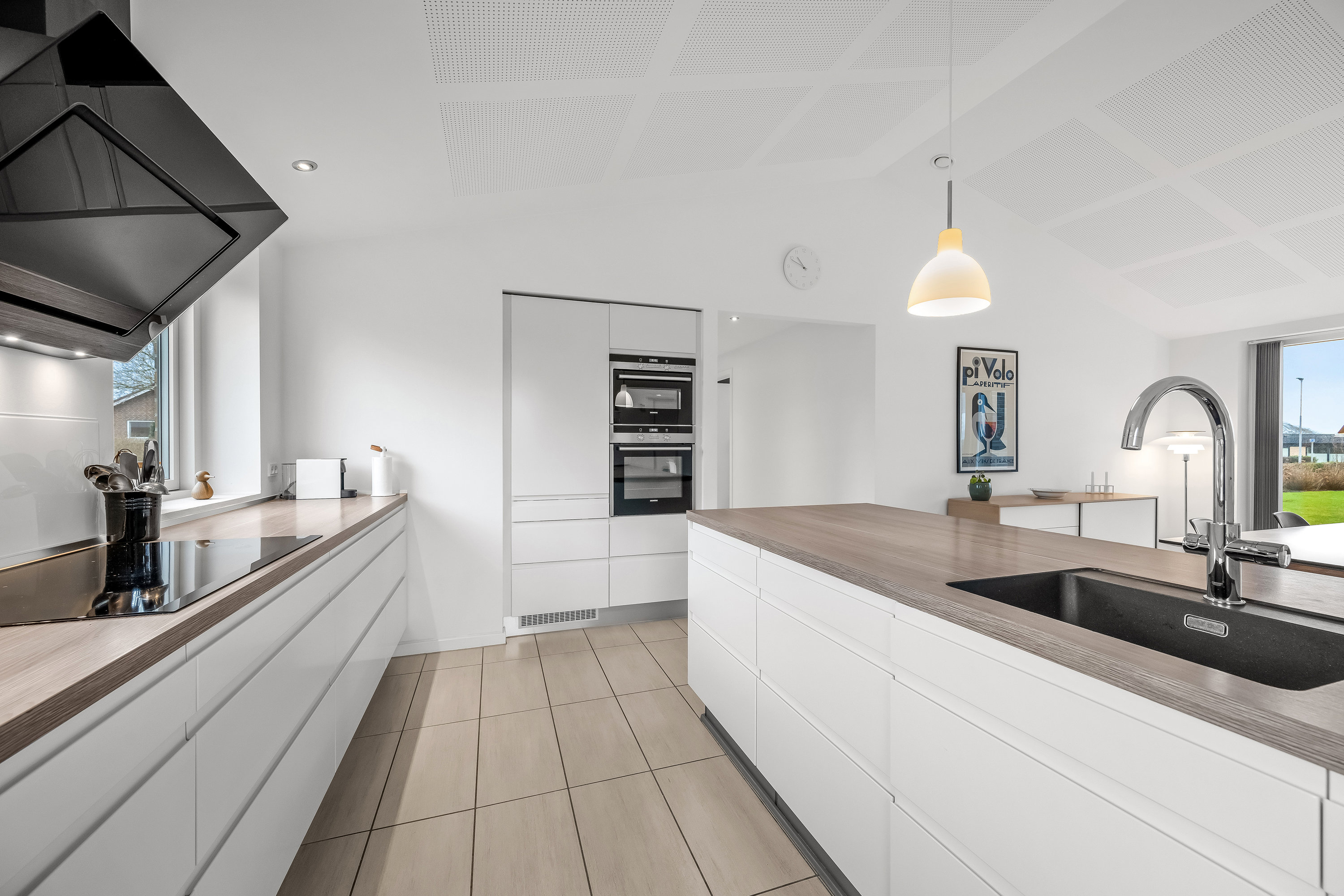 Fremhævet køkken billede i fuldskærmstilstand. Billede af Skolevej 35, Rindum, 6950 Ringkøbing