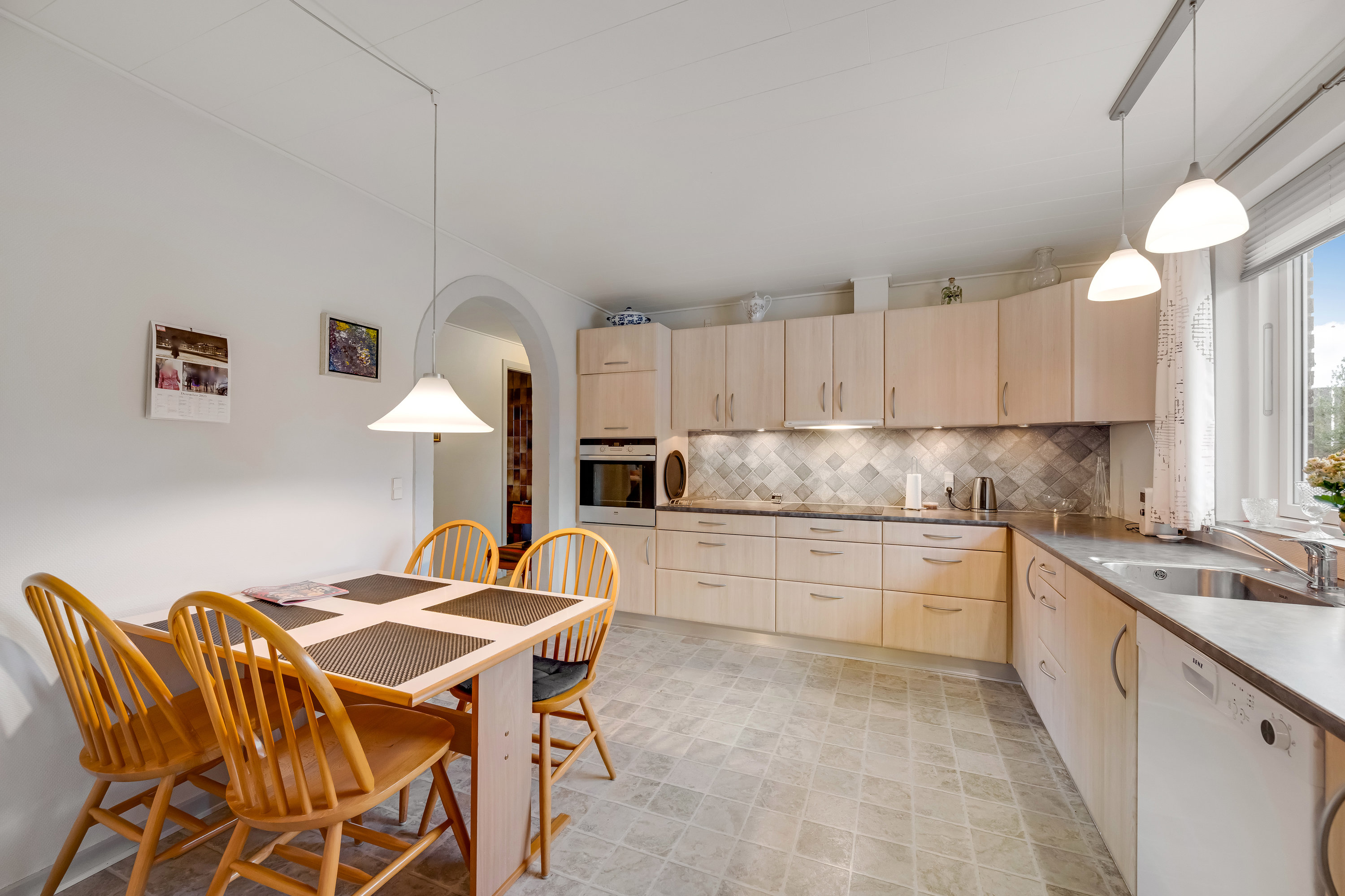 Fremhævet køkken billede i fuldskærmstilstand. Billede af Åbrinken 28, 6900 Skjern