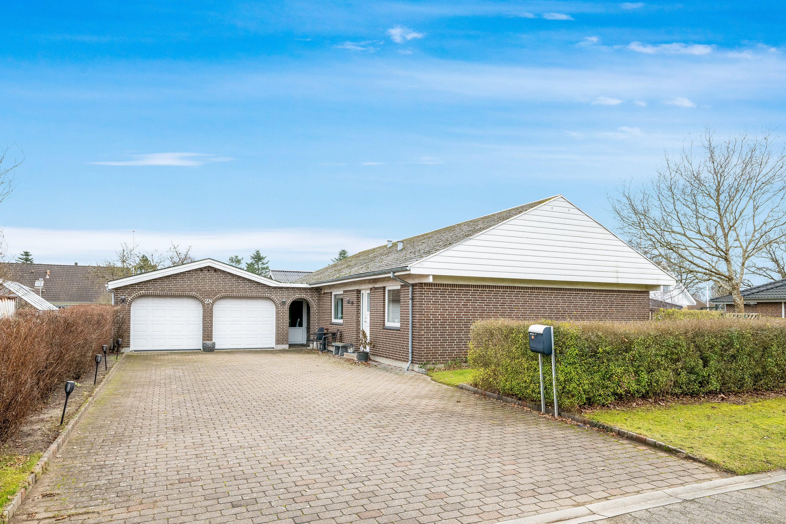 Fremhævet facade billede i fuldskærmstilstand. Billede af Åbrinken 28, 6900 Skjern