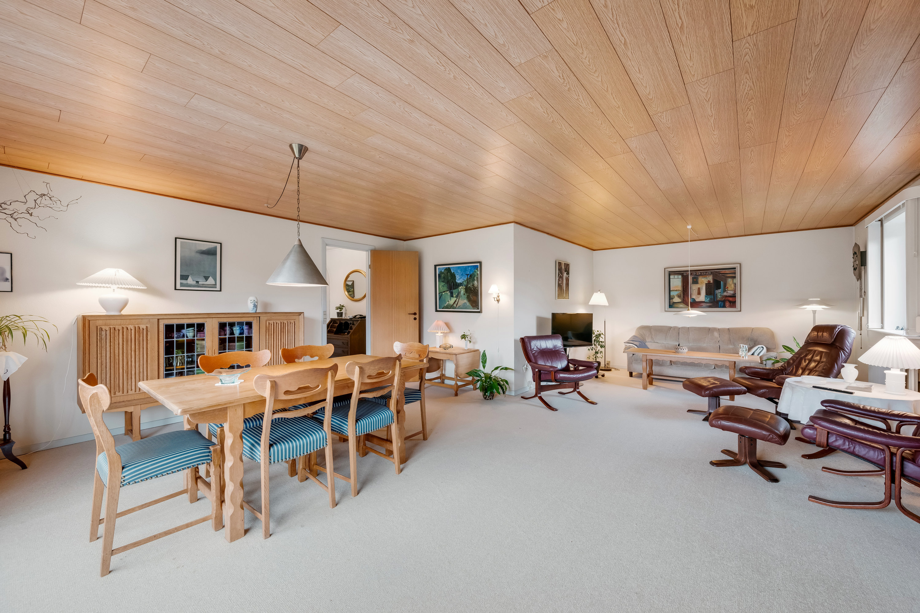 Fremhævet stue billede i fuldskærmstilstand. Billede af Åbrinken 28, 6900 Skjern