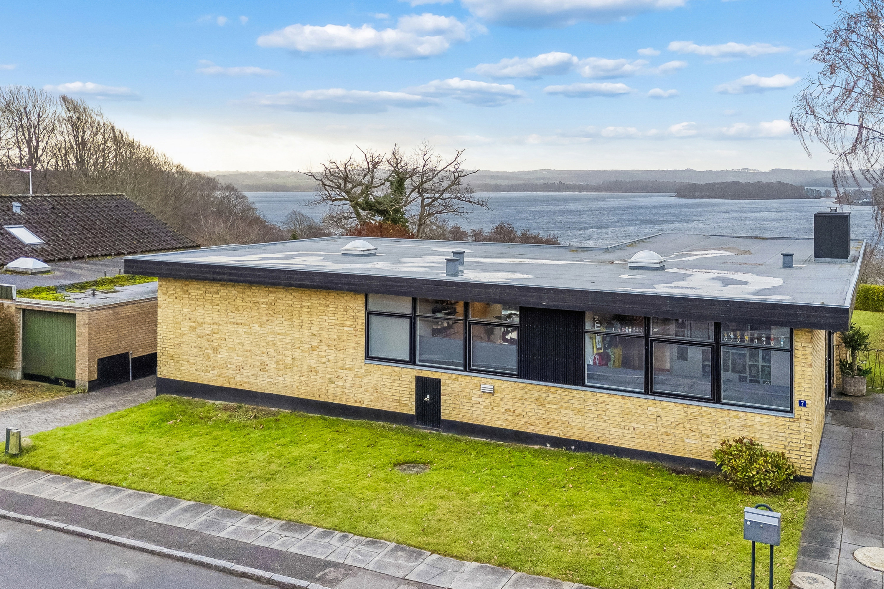 Fremhævet ejendommen billede i fuldskærmstilstand. Billede af Højdedraget 7, 8660 Skanderborg