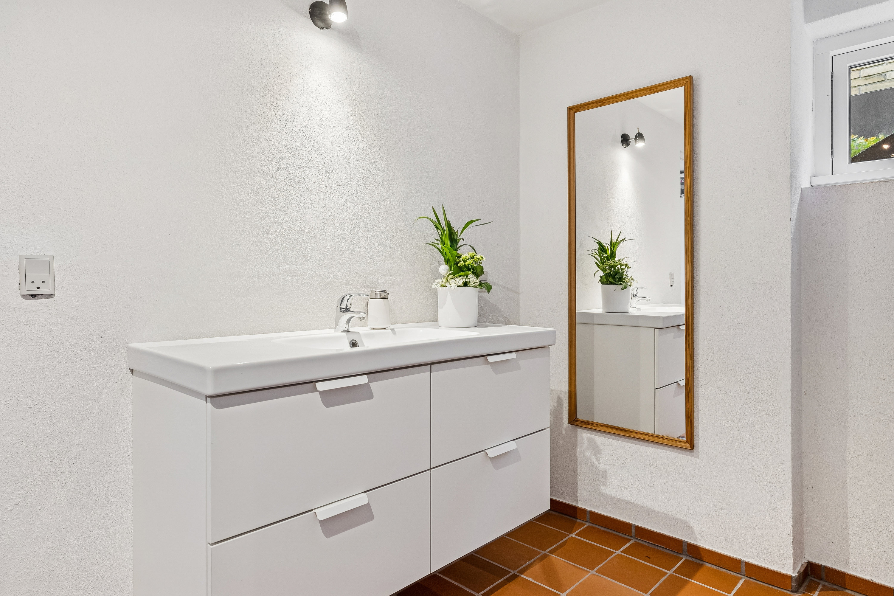 Fremhævet badeværelse billede i fuldskærmstilstand. Billede af Højdedraget 7, 8660 Skanderborg