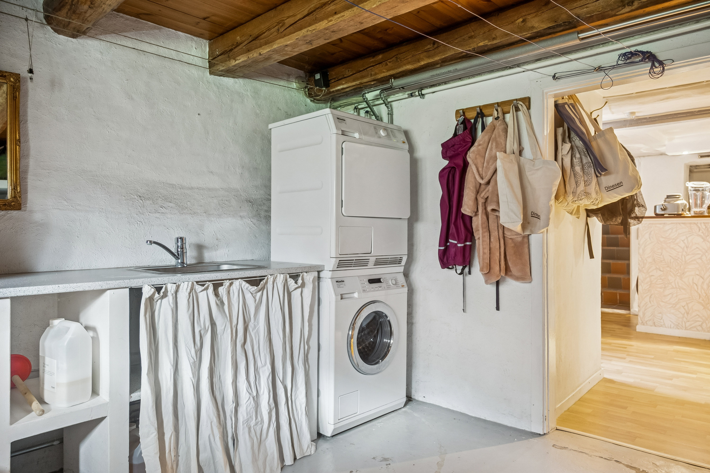 Fremhævet  billede i fuldskærmstilstand. Billede af Østergårds Allé 32, 2500 Valby