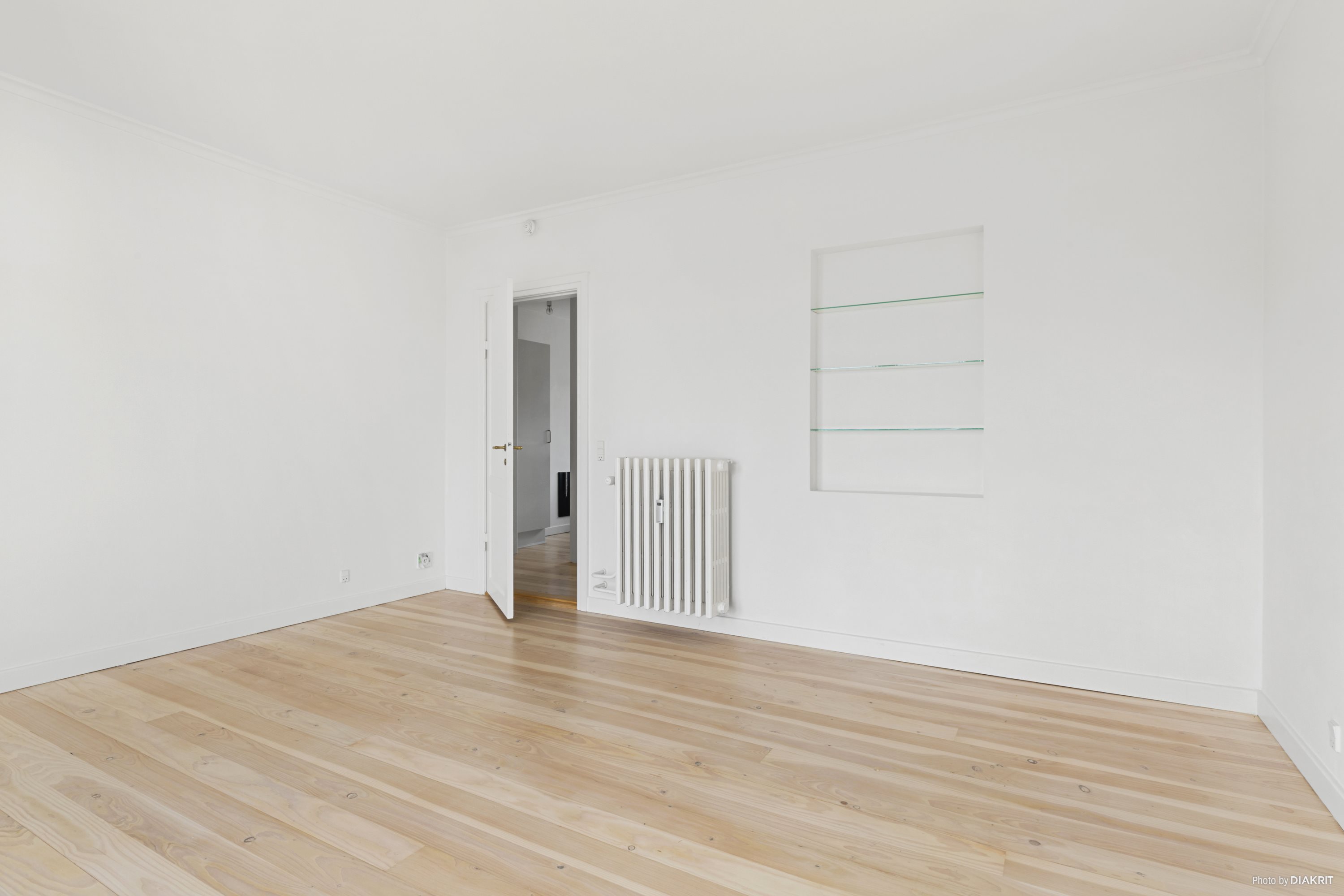 Fremhævet stue billede i fuldskærmstilstand. Billede af Skodsborg Strandvej 153, 2. th., 2942 Skodsborg