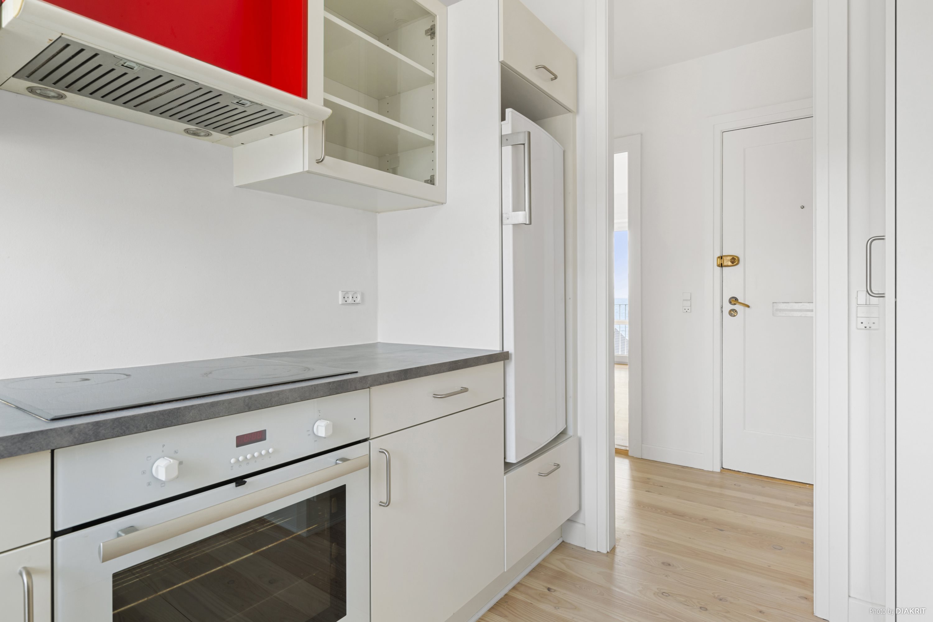 Fremhævet køkken billede i fuldskærmstilstand. Billede af Skodsborg Strandvej 153, 2. th., 2942 Skodsborg