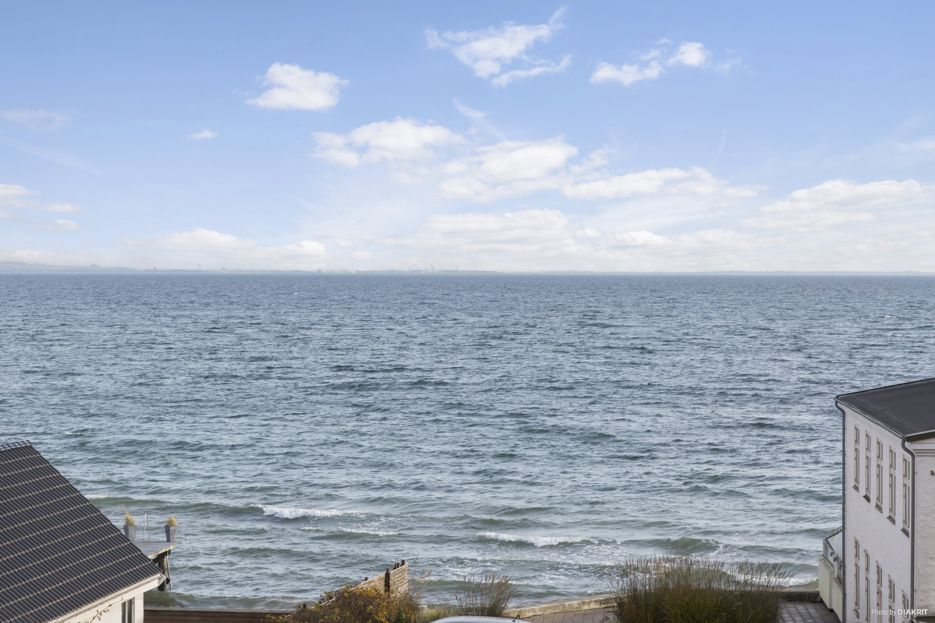 Miniaturebillede 2: havudsigt. Billede af Skodsborg Strandvej 153, 2. th., 2942 Skodsborg