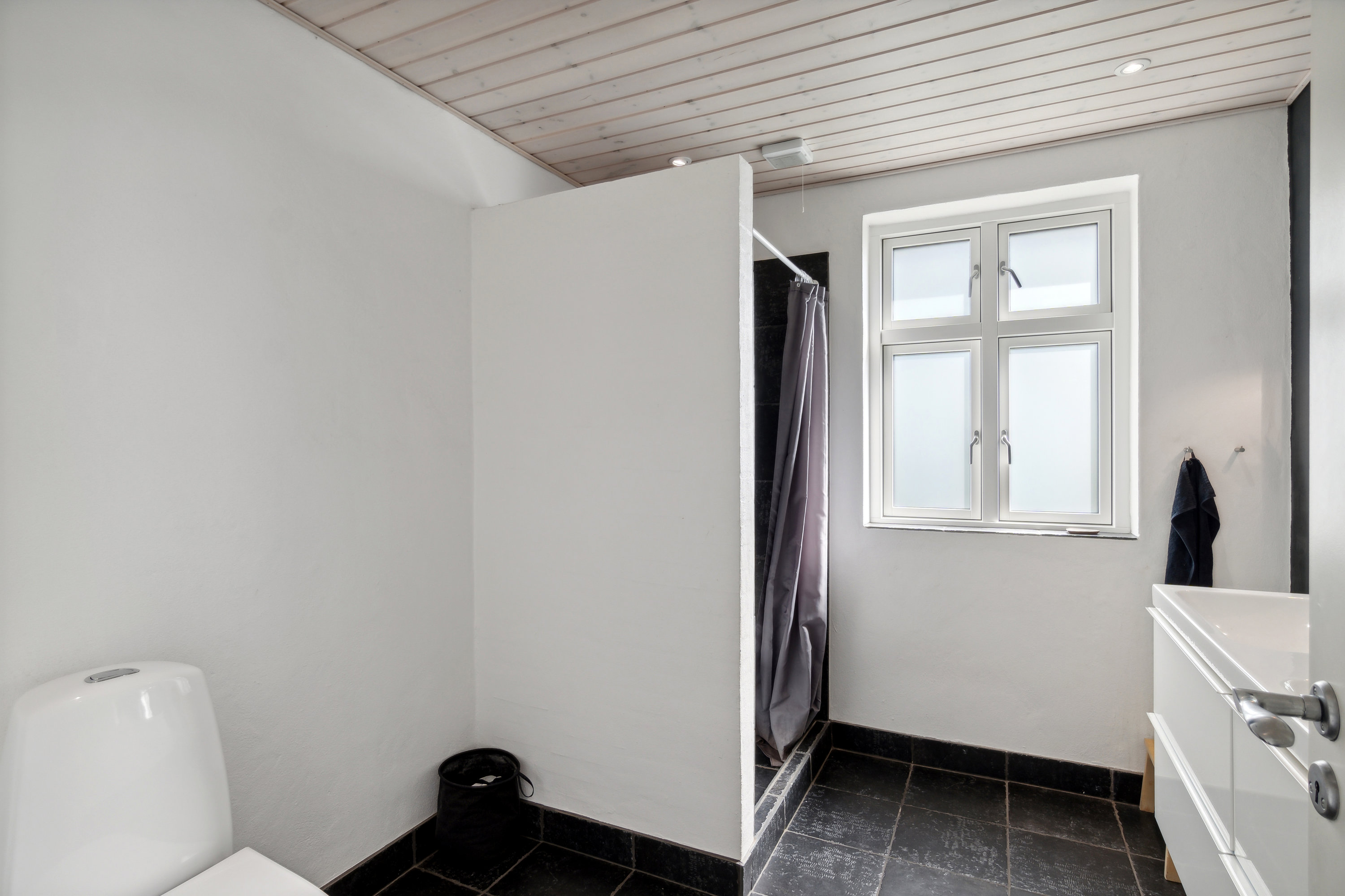 Fremhævet  billede i fuldskærmstilstand. Billede af Skolegade 30, Hou, 8300 Odder