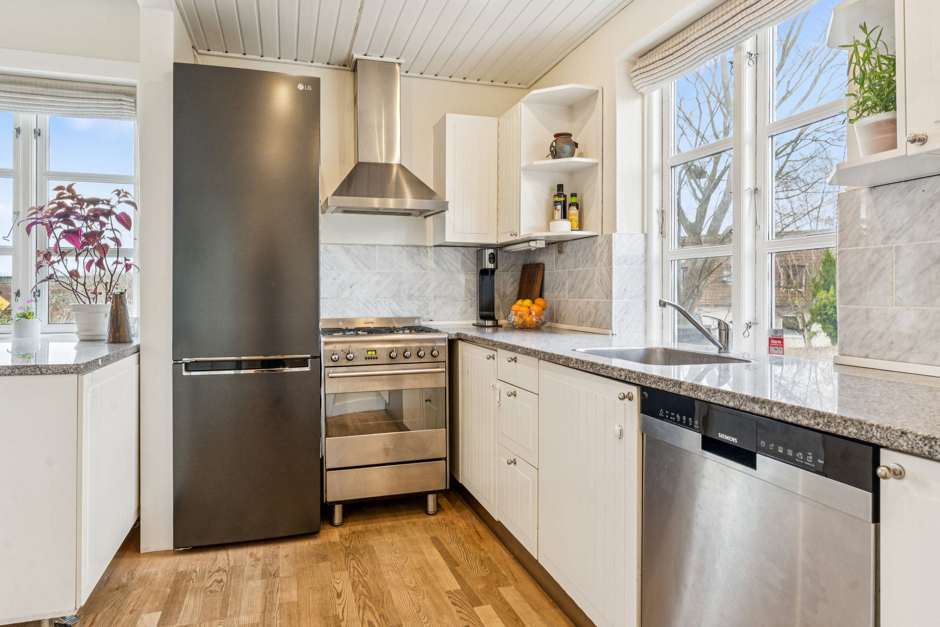 Fremhævet køkken billede i fuldskærmstilstand. Billede af Kornmarken 31, 2880 Bagsværd