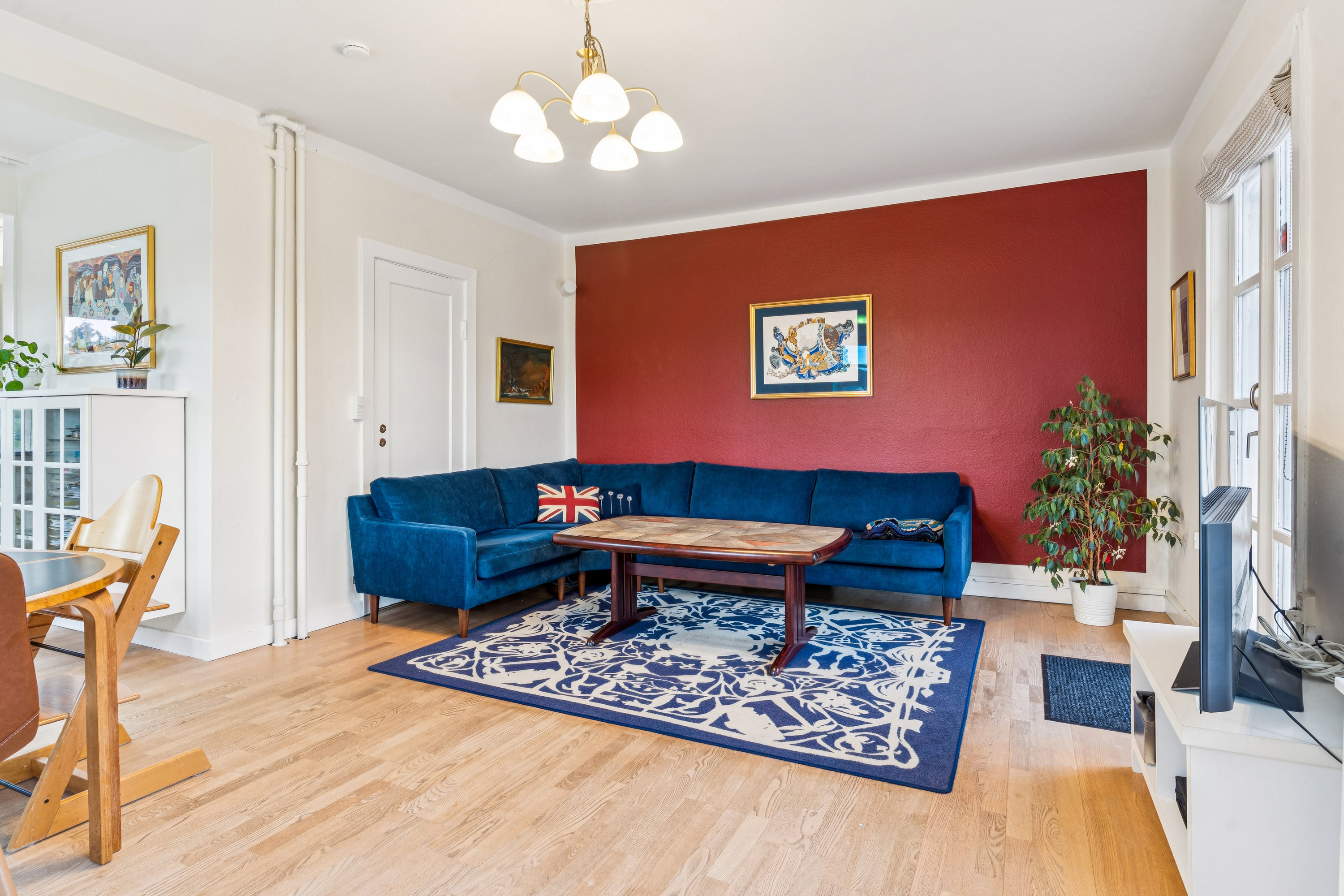 Fremhævet stue billede i fuldskærmstilstand. Billede af Kornmarken 31, 2880 Bagsværd