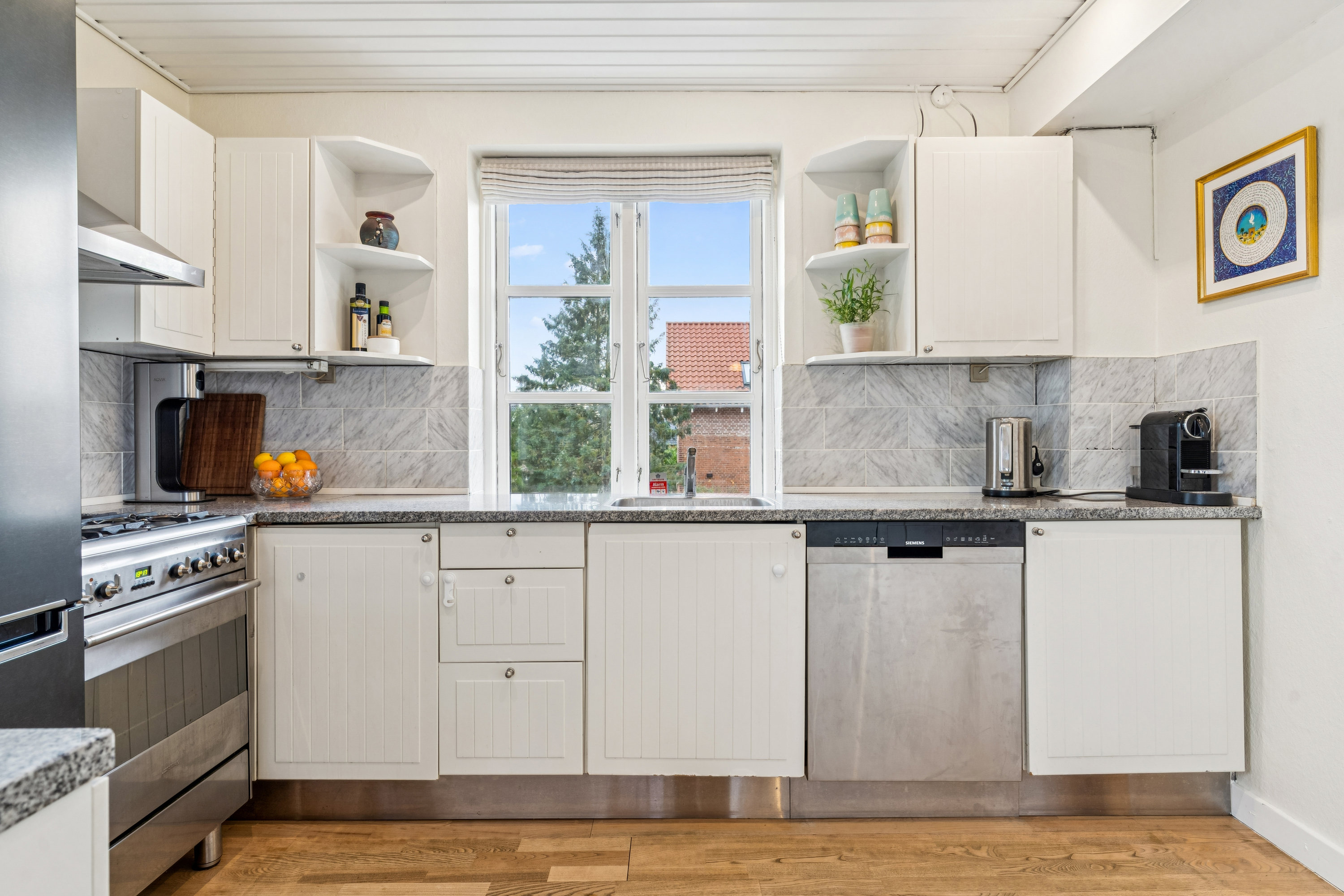 Fremhævet køkken billede i fuldskærmstilstand. Billede af Kornmarken 31, 2880 Bagsværd