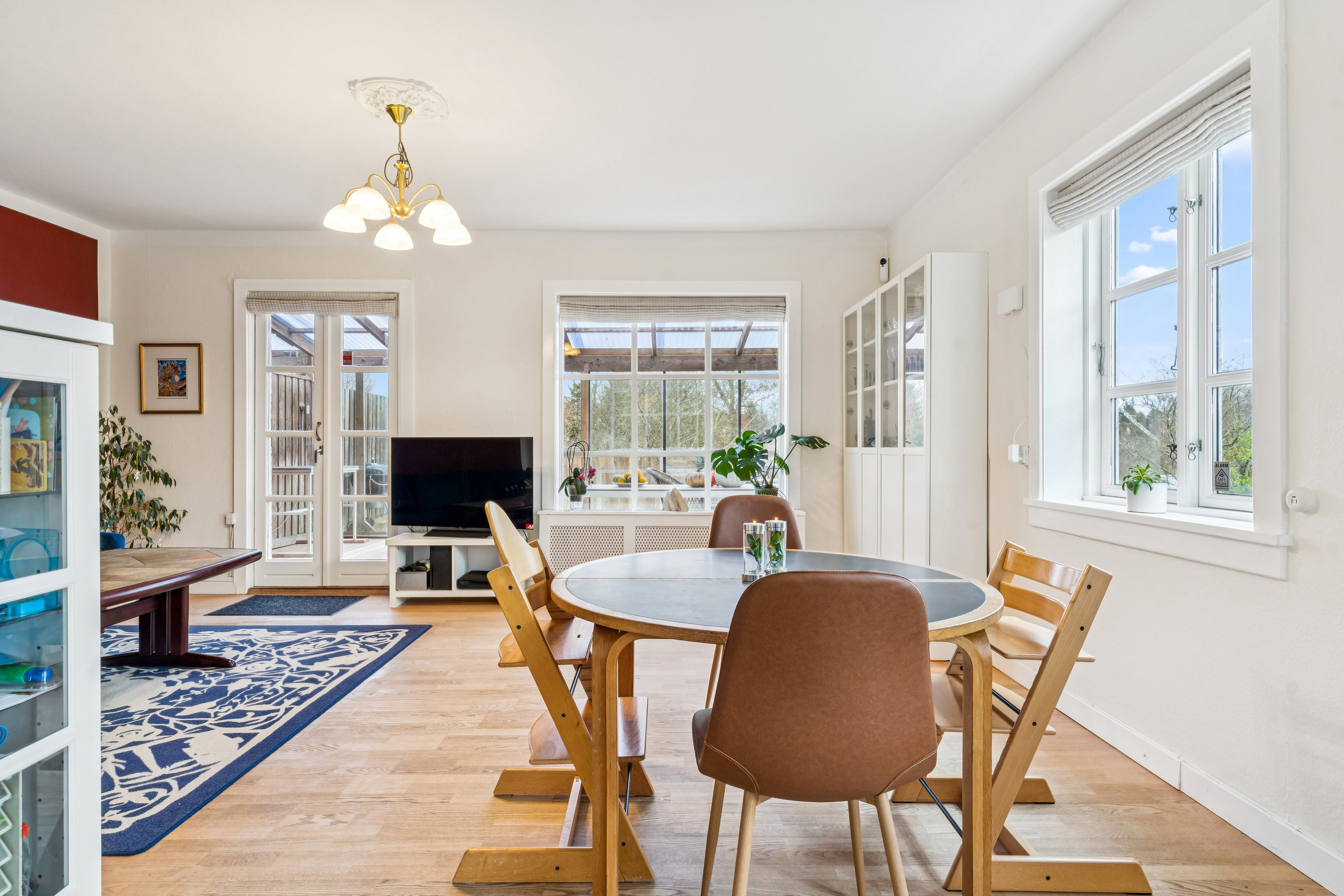 Fremhævet stue billede i fuldskærmstilstand. Billede af Kornmarken 31, 2880 Bagsværd