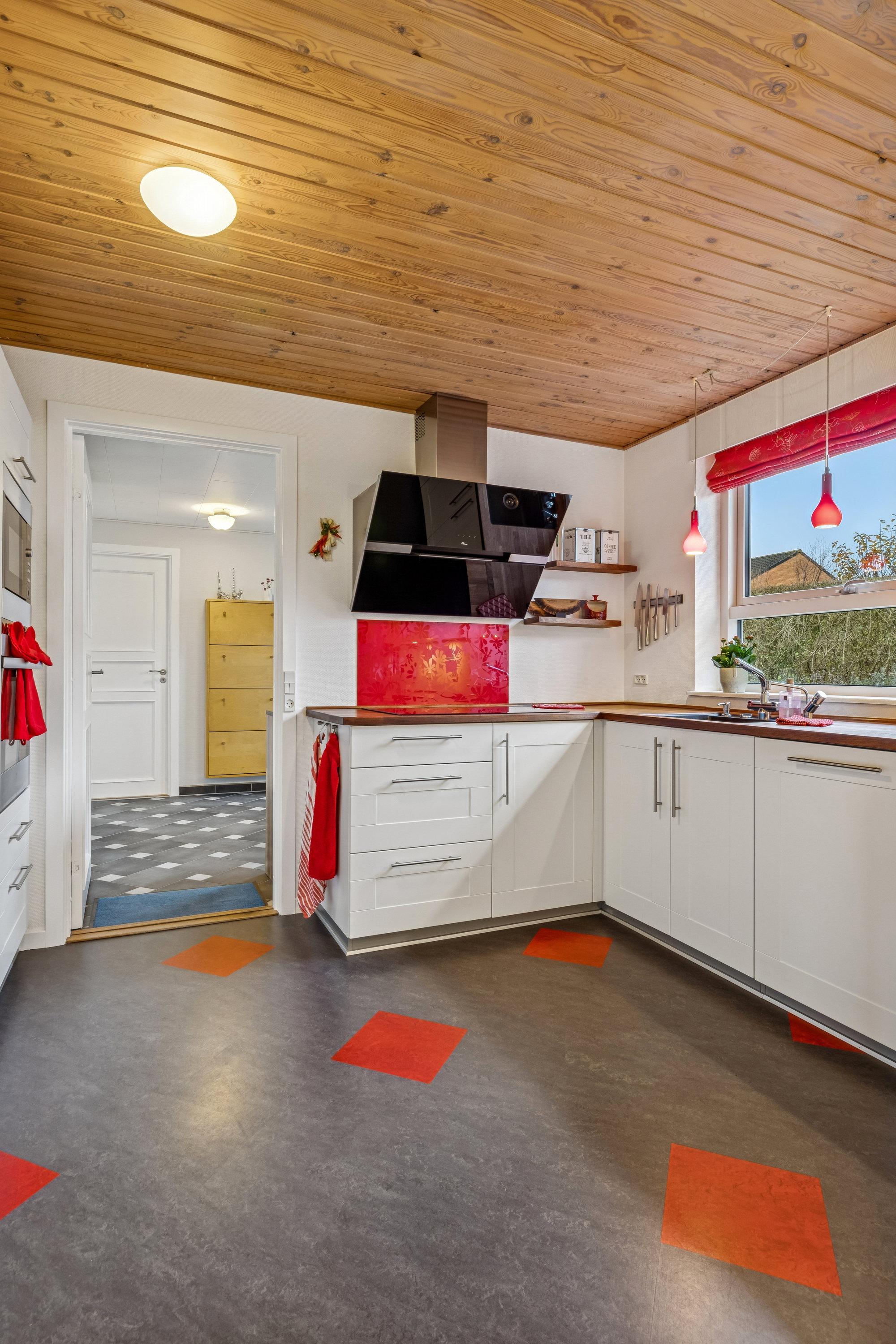 Fremhævet værelse billede i fuldskærmstilstand. Billede af Solbakken 5, Ugelbølle, 8410 Rønde