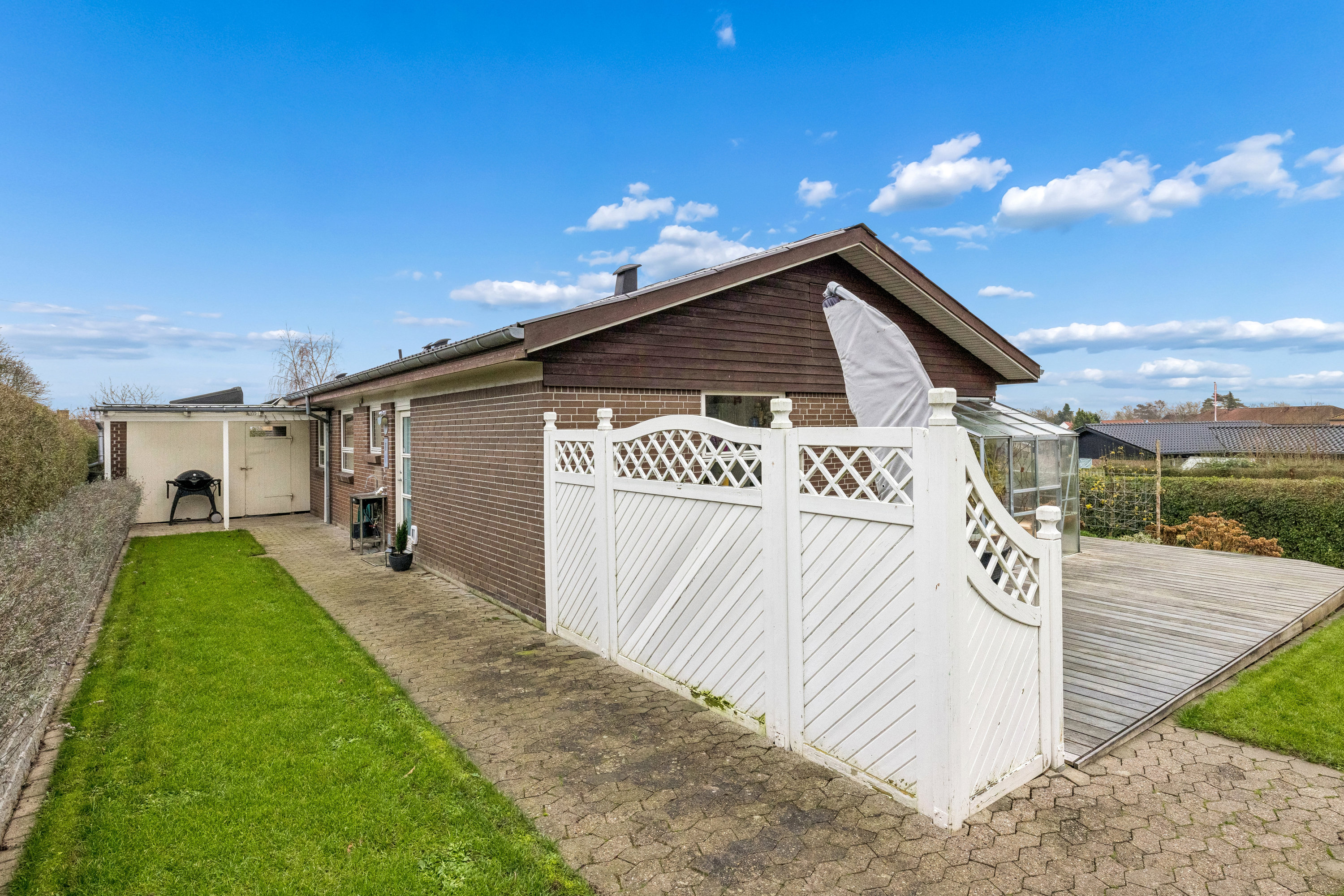 Fremhævet andet billede i fuldskærmstilstand. Billede af Solbakken 5, Ugelbølle, 8410 Rønde