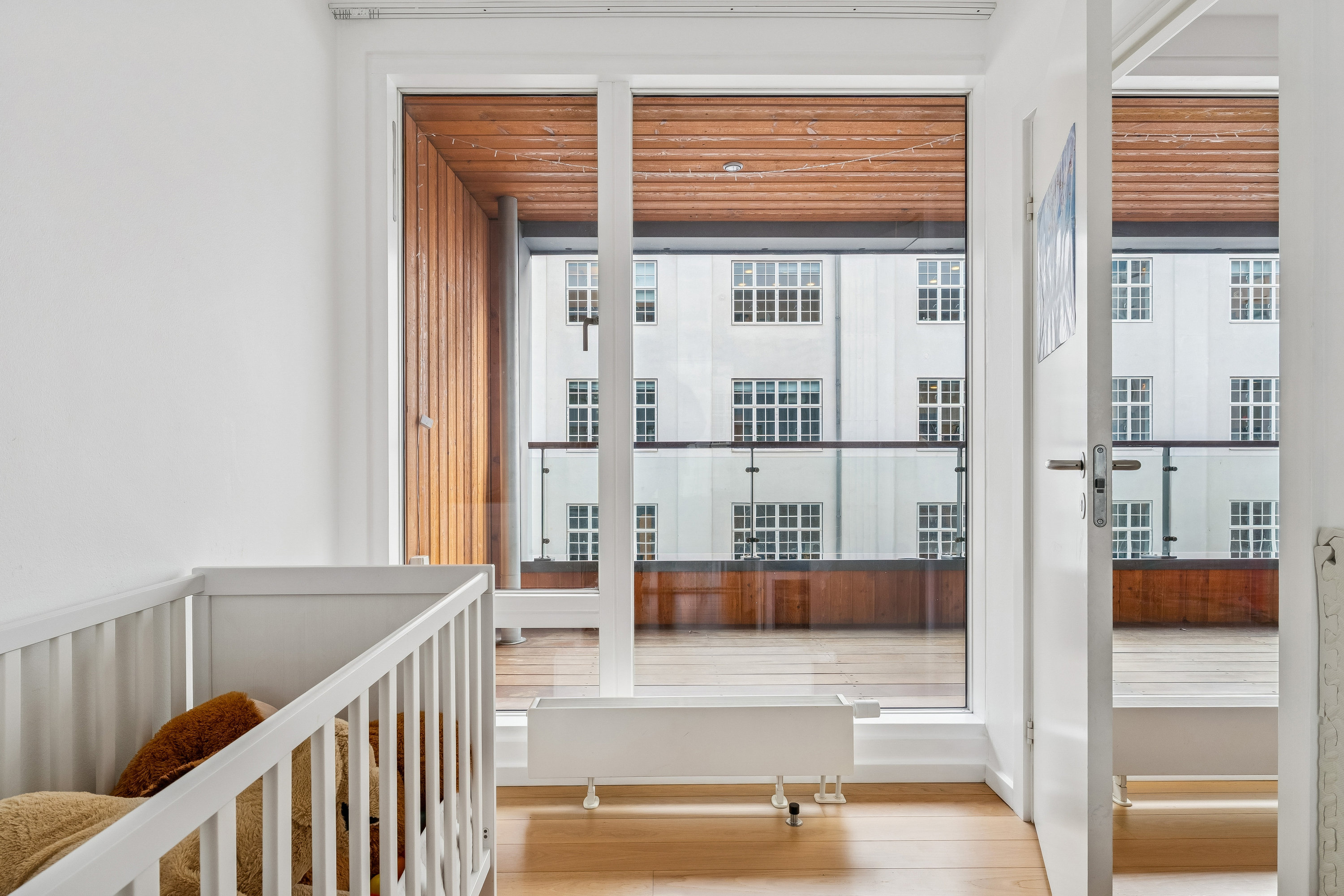 Fremhævet stue billede i fuldskærmstilstand. Billede af Amerika Plads 18, 3. 3., 2100 København Ø