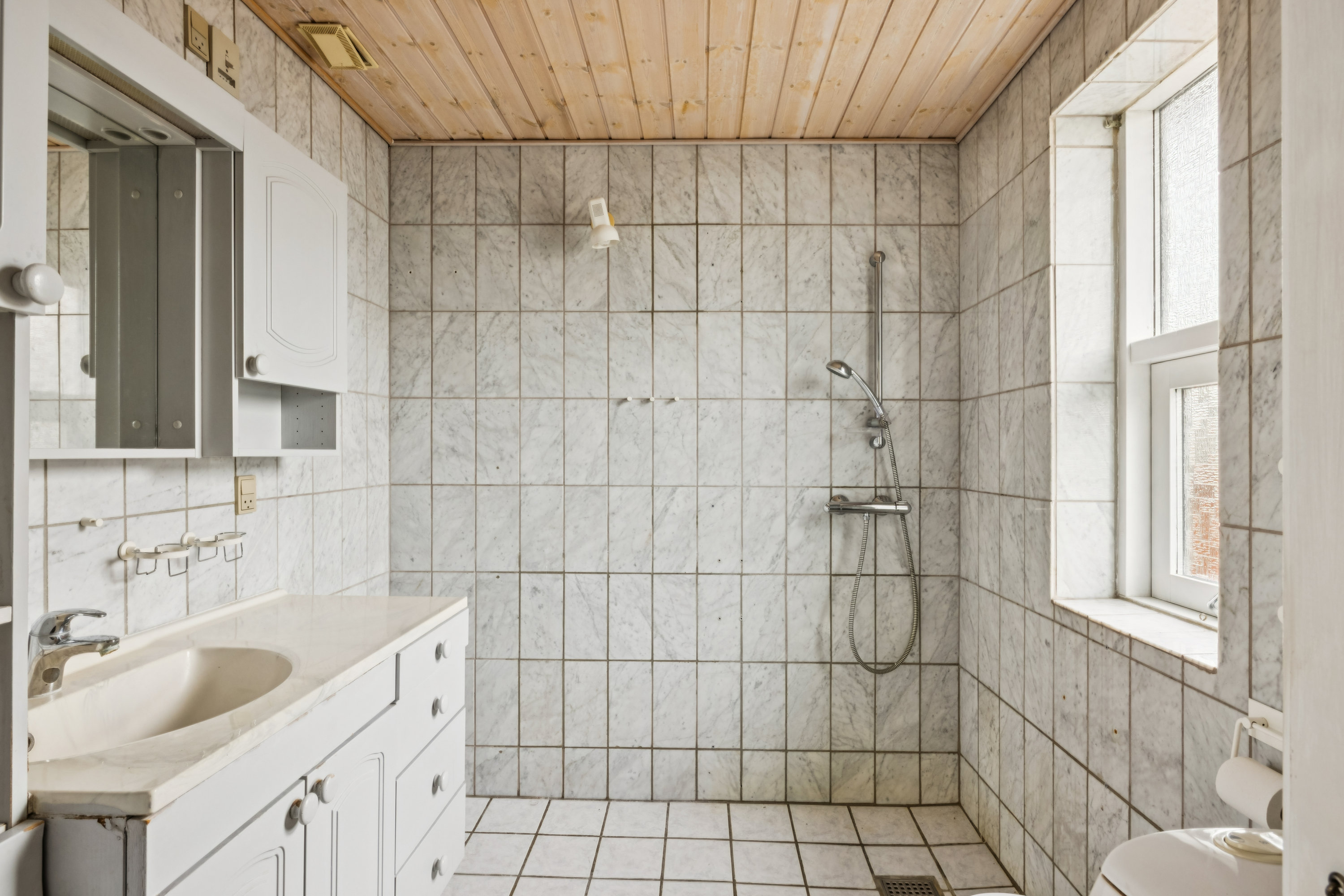 Fremhævet badeværelse billede i fuldskærmstilstand. Billede af Århusvej 108, 8500 Grenaa