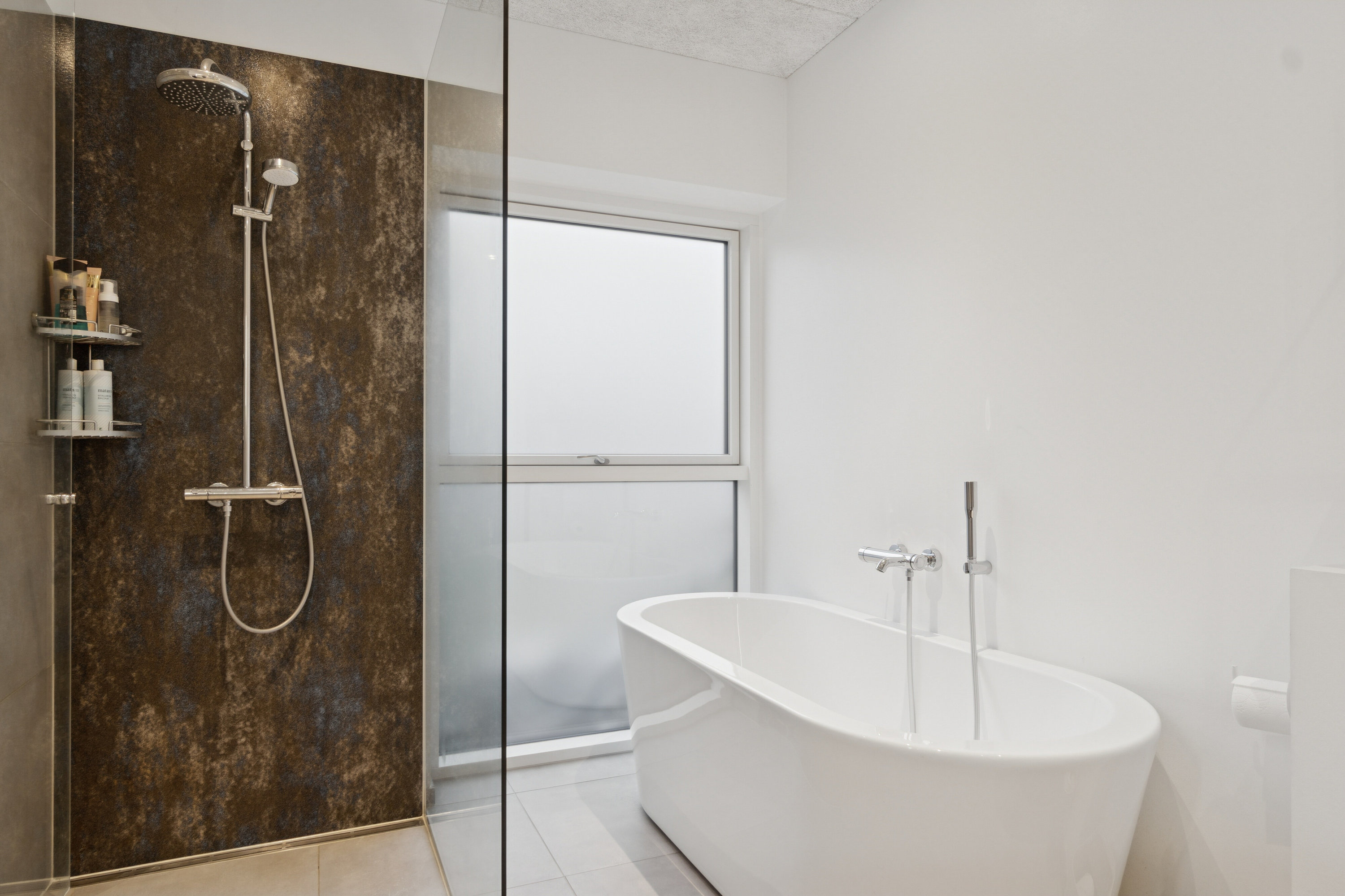 Fremhævet badeværelse billede i fuldskærmstilstand. Billede af Fårdalen 104, 8600 Silkeborg