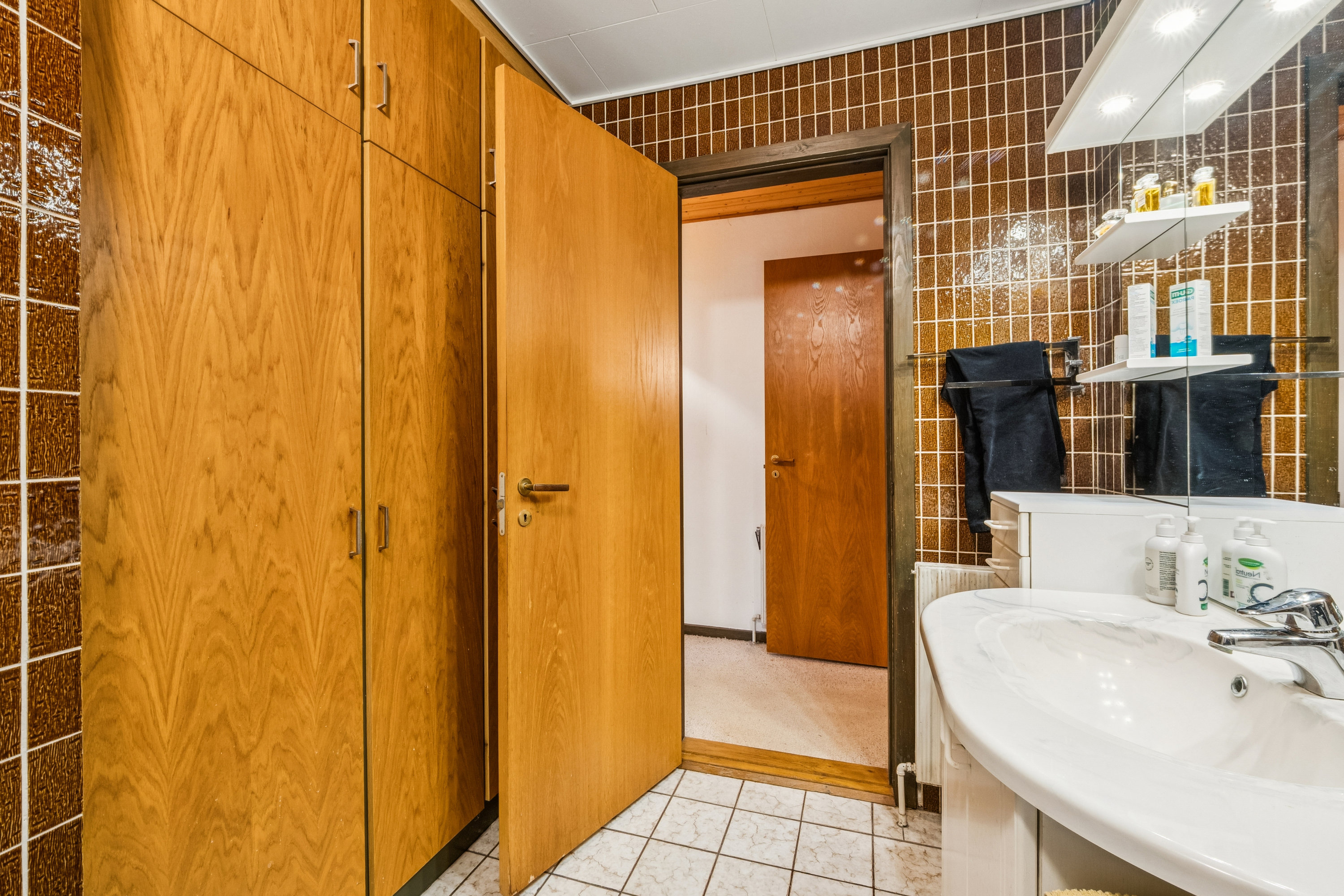 Fremhævet badeværelse billede i fuldskærmstilstand. Billede af Nørvang 12, Erslev, 7950 Erslev