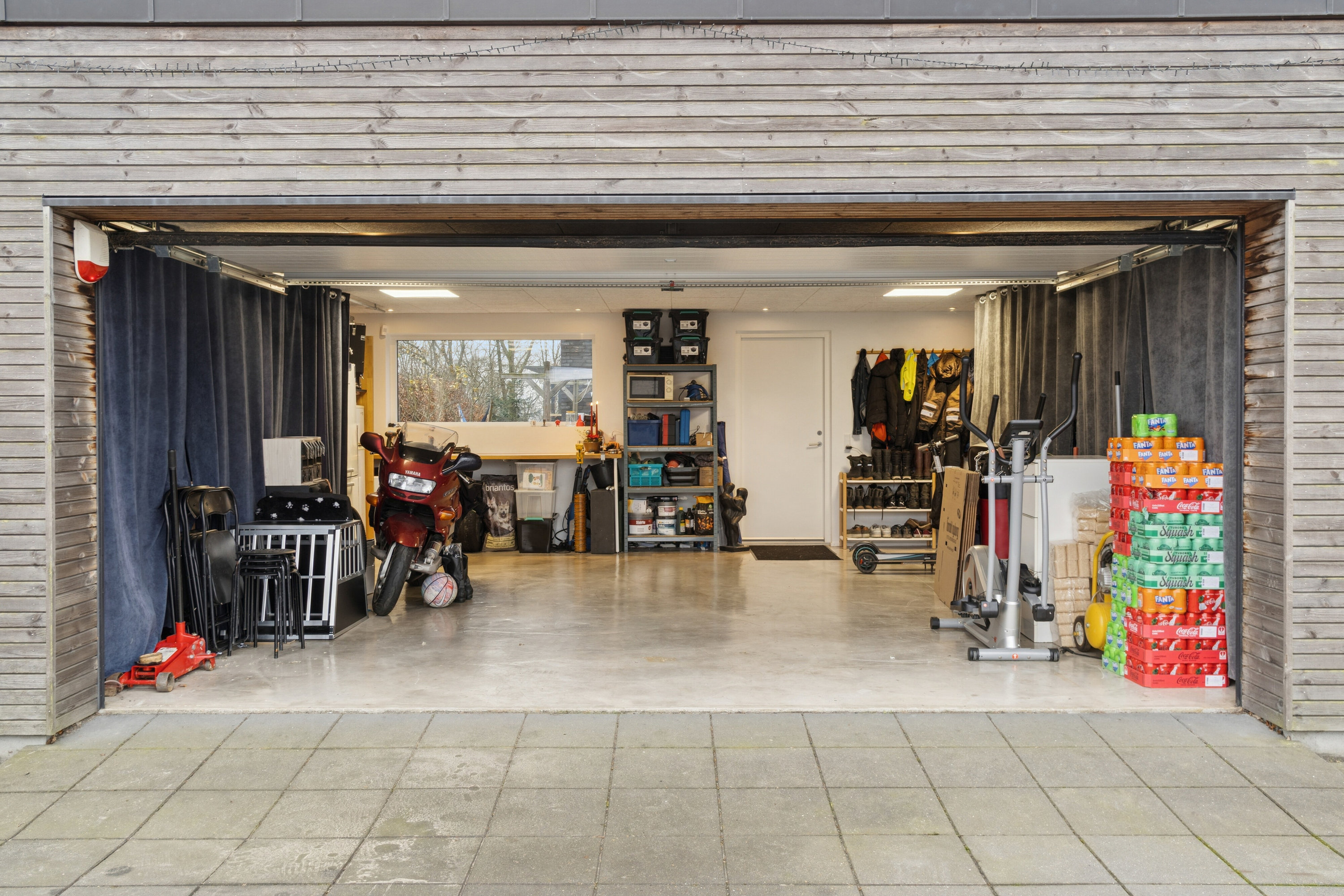 Fremhævet garage billede i fuldskærmstilstand. Billede af Fårdalen 104, 8600 Silkeborg