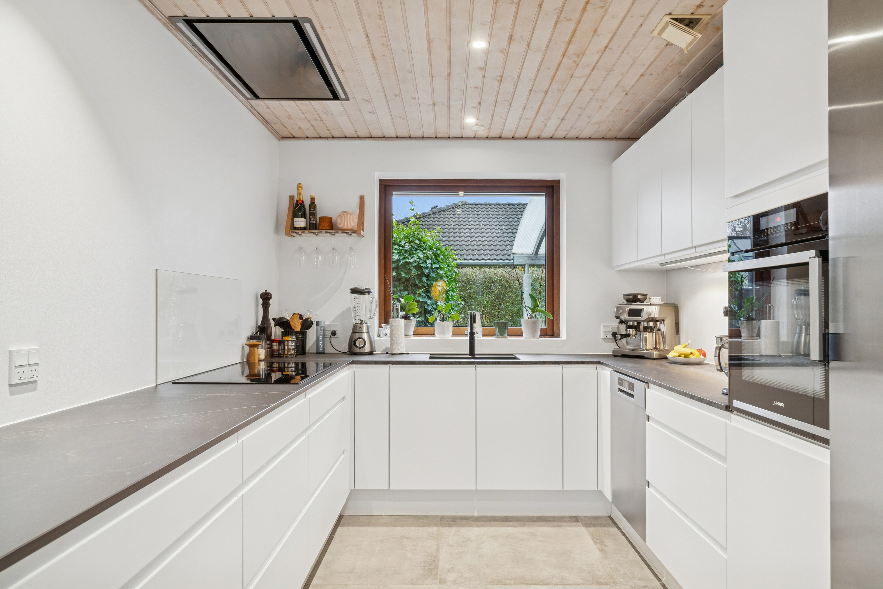 Fremhævet køkken billede i fuldskærmstilstand. Billede af Jagtvej 37, 8450 Hammel