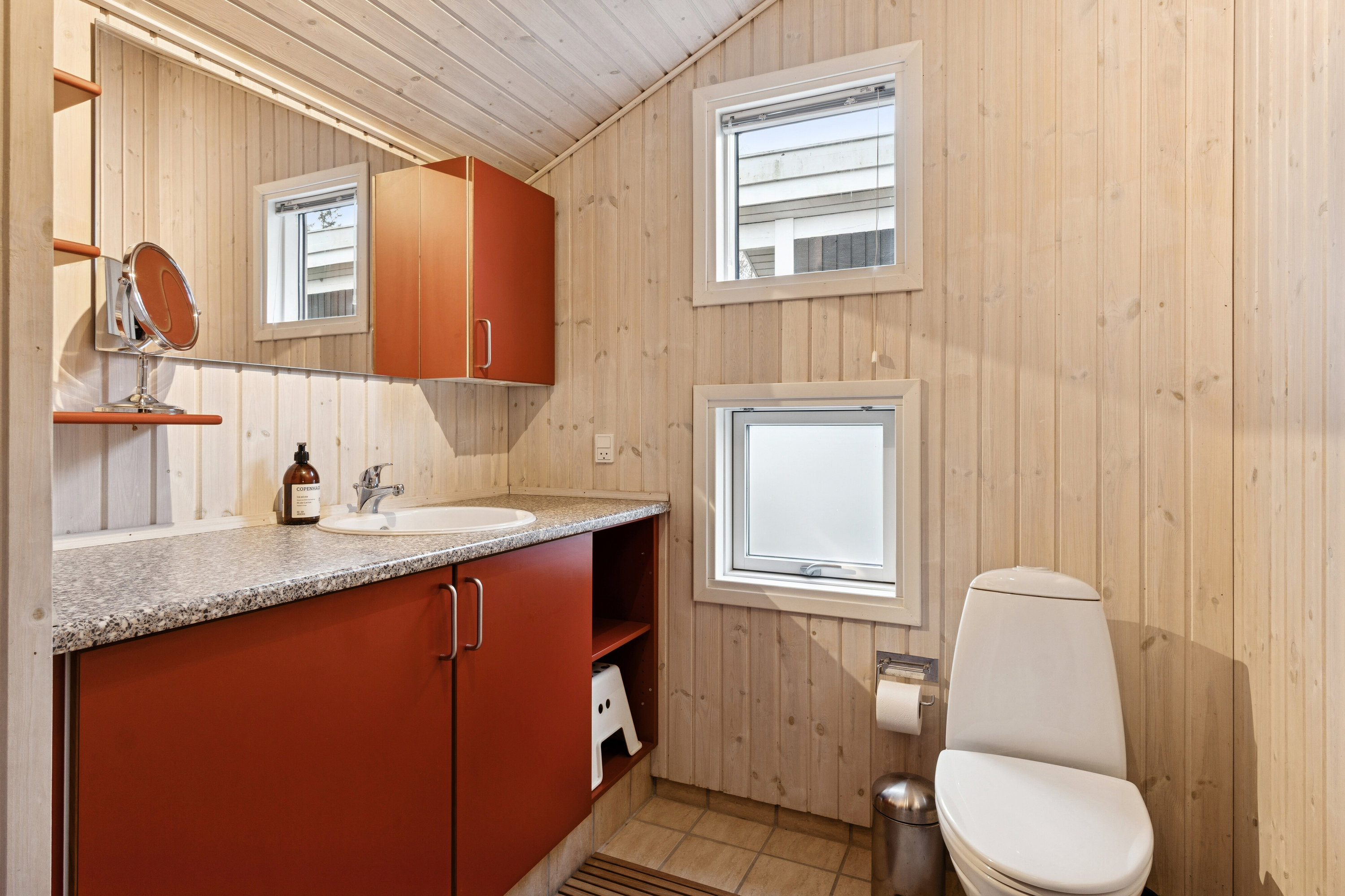 Fremhævet badeværelse billede i fuldskærmstilstand. Billede af Annettevænget 11, Gudmindrup Lyng, 4573 Højby