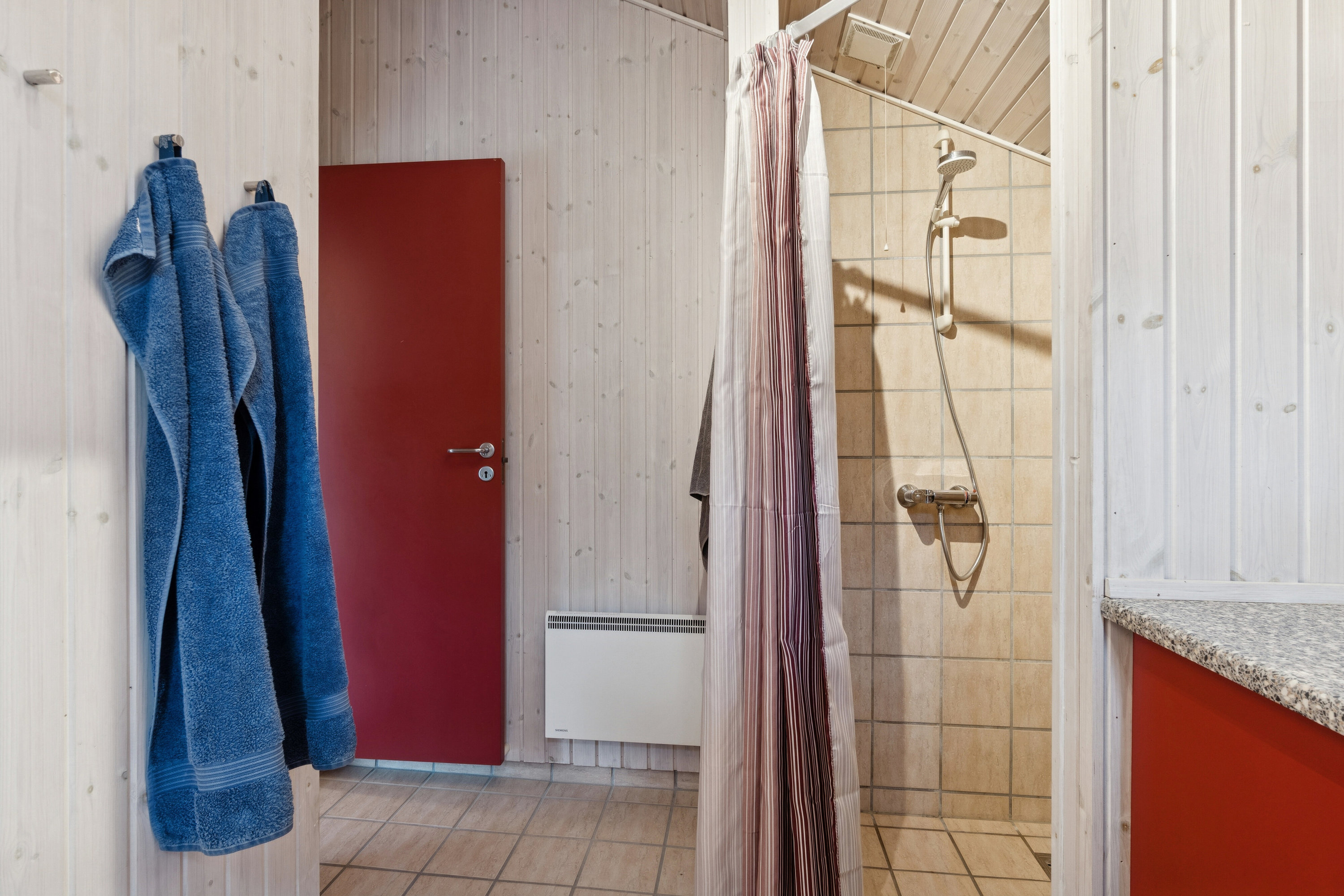 Fremhævet badeværelse billede i fuldskærmstilstand. Billede af Annettevænget 11, Gudmindrup Lyng, 4573 Højby