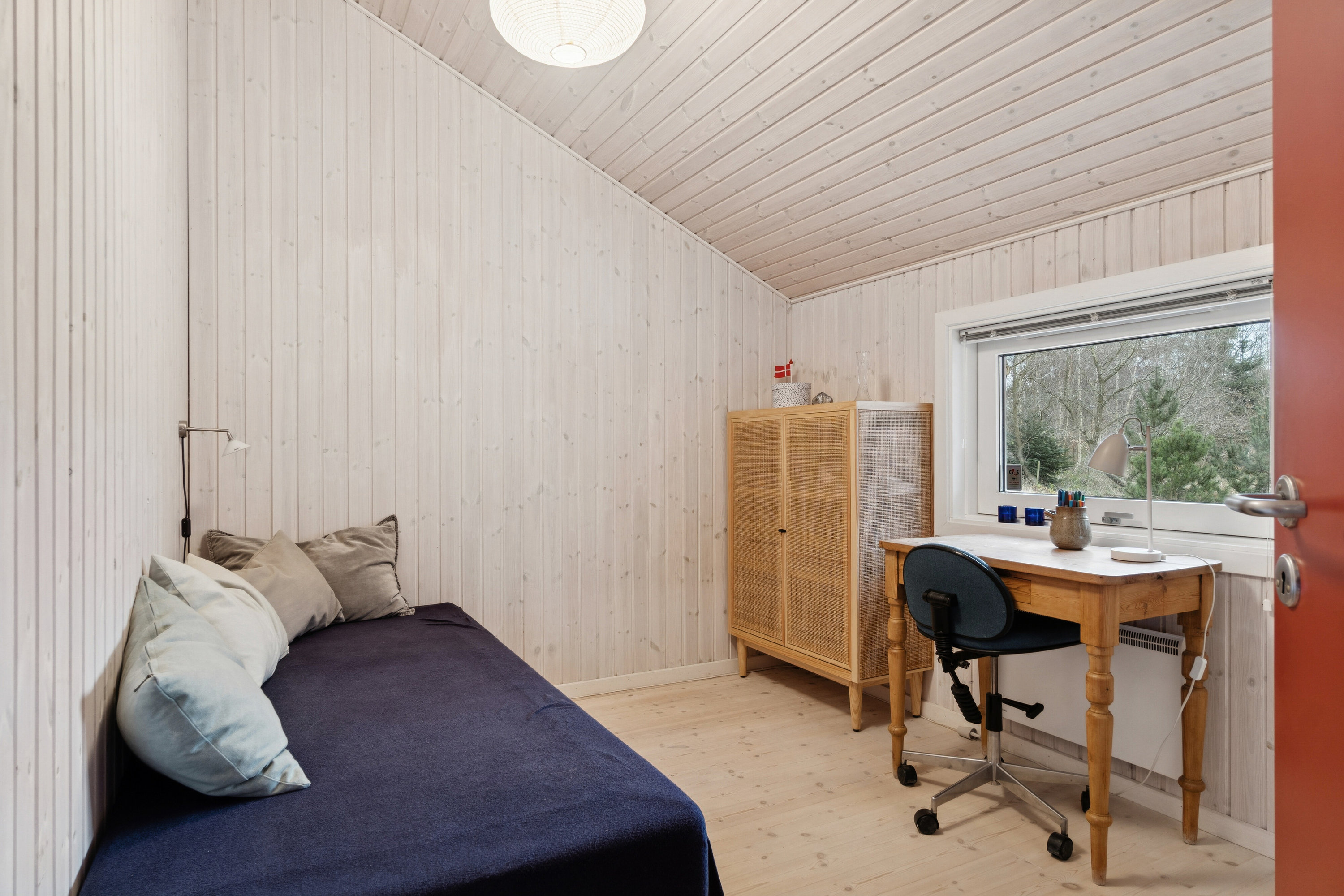 Fremhævet soveværelse billede i fuldskærmstilstand. Billede af Annettevænget 11, Gudmindrup Lyng, 4573 Højby