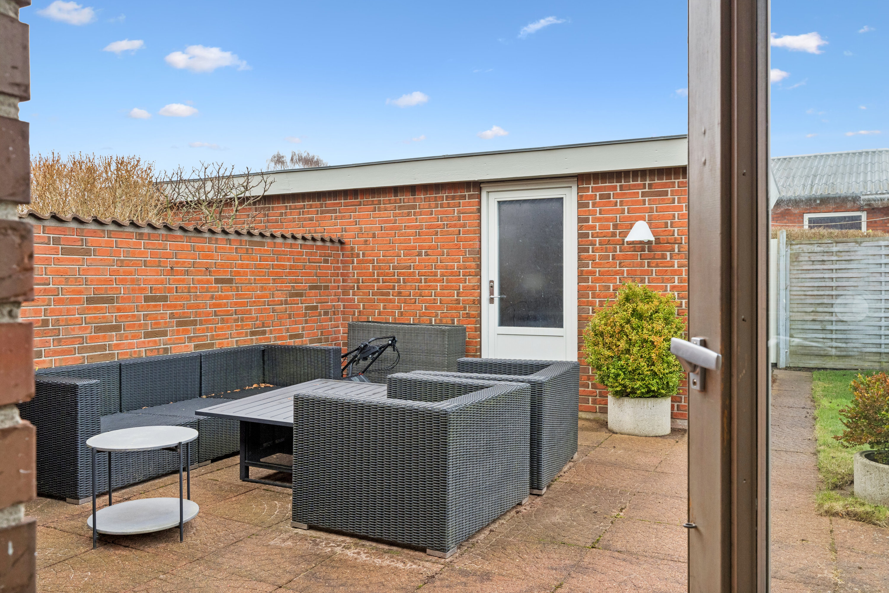 Fremhævet terrasse billede i fuldskærmstilstand. Billede af Beltoften 13, 9260 Gistrup