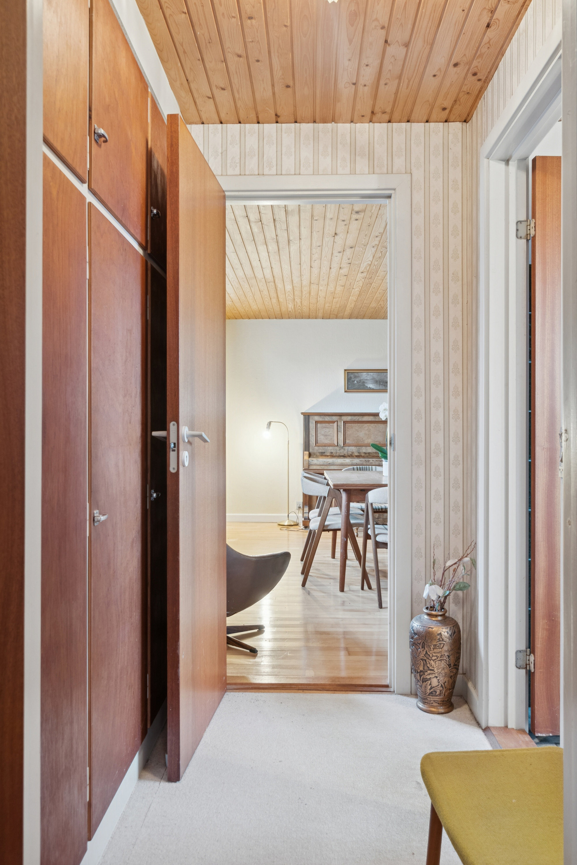 Fremhævet garderobe billede i fuldskærmstilstand. Billede af Havevej 48, 4700 Næstved