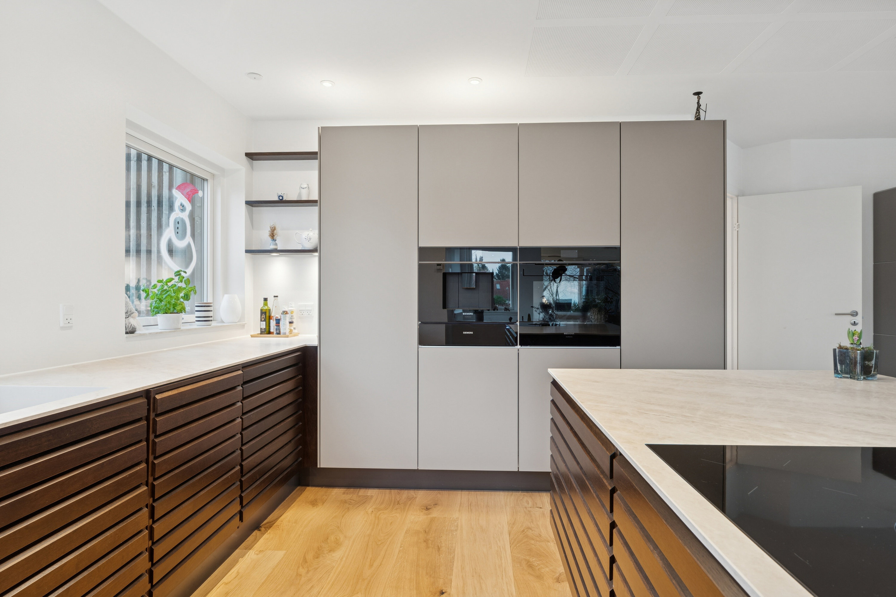 Fremhævet køkken billede i fuldskærmstilstand. Billede af Mosebakken 18B, 2830 Virum