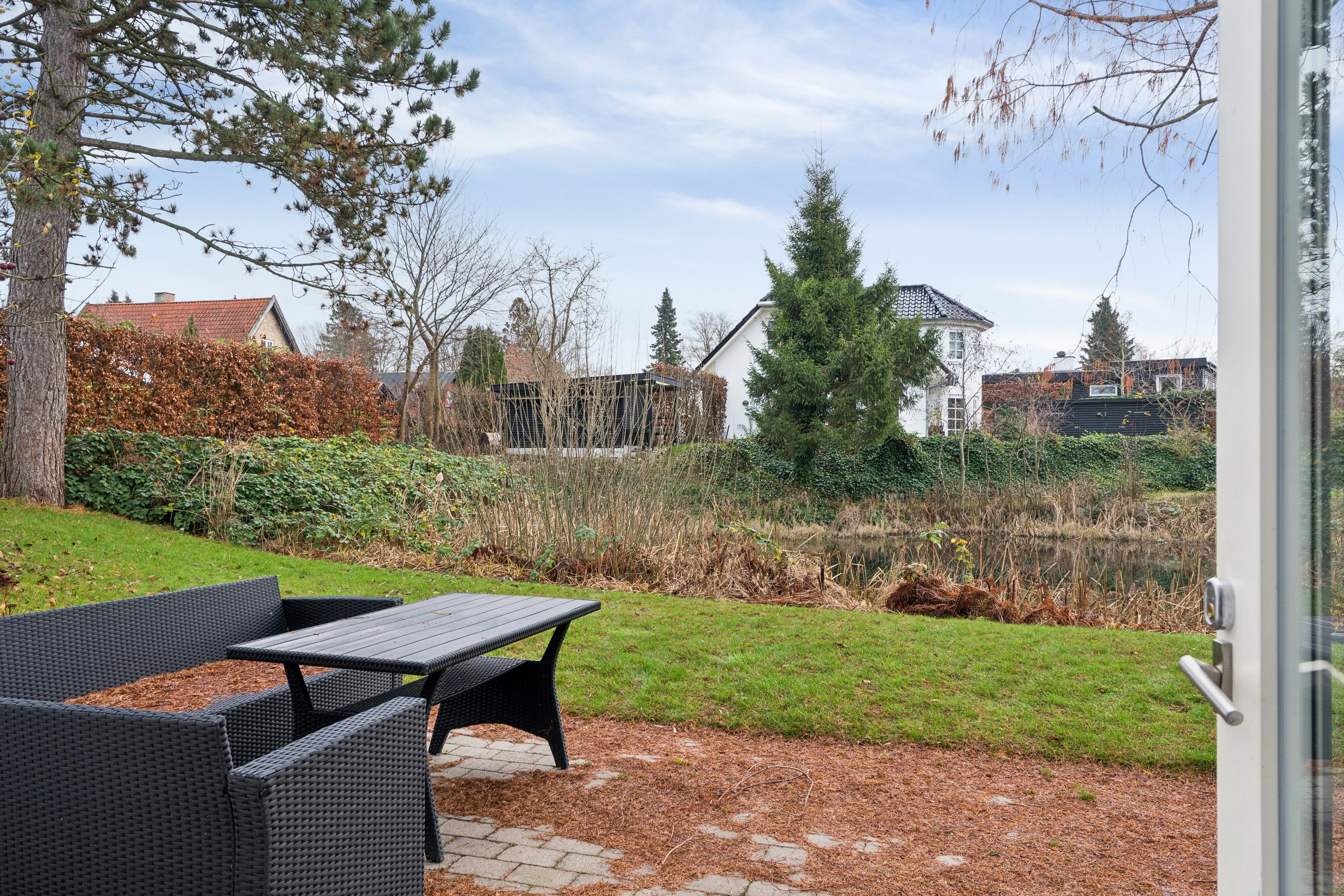 Fremhævet terrasse billede i fuldskærmstilstand. Billede af Mosebakken 18B, 2830 Virum