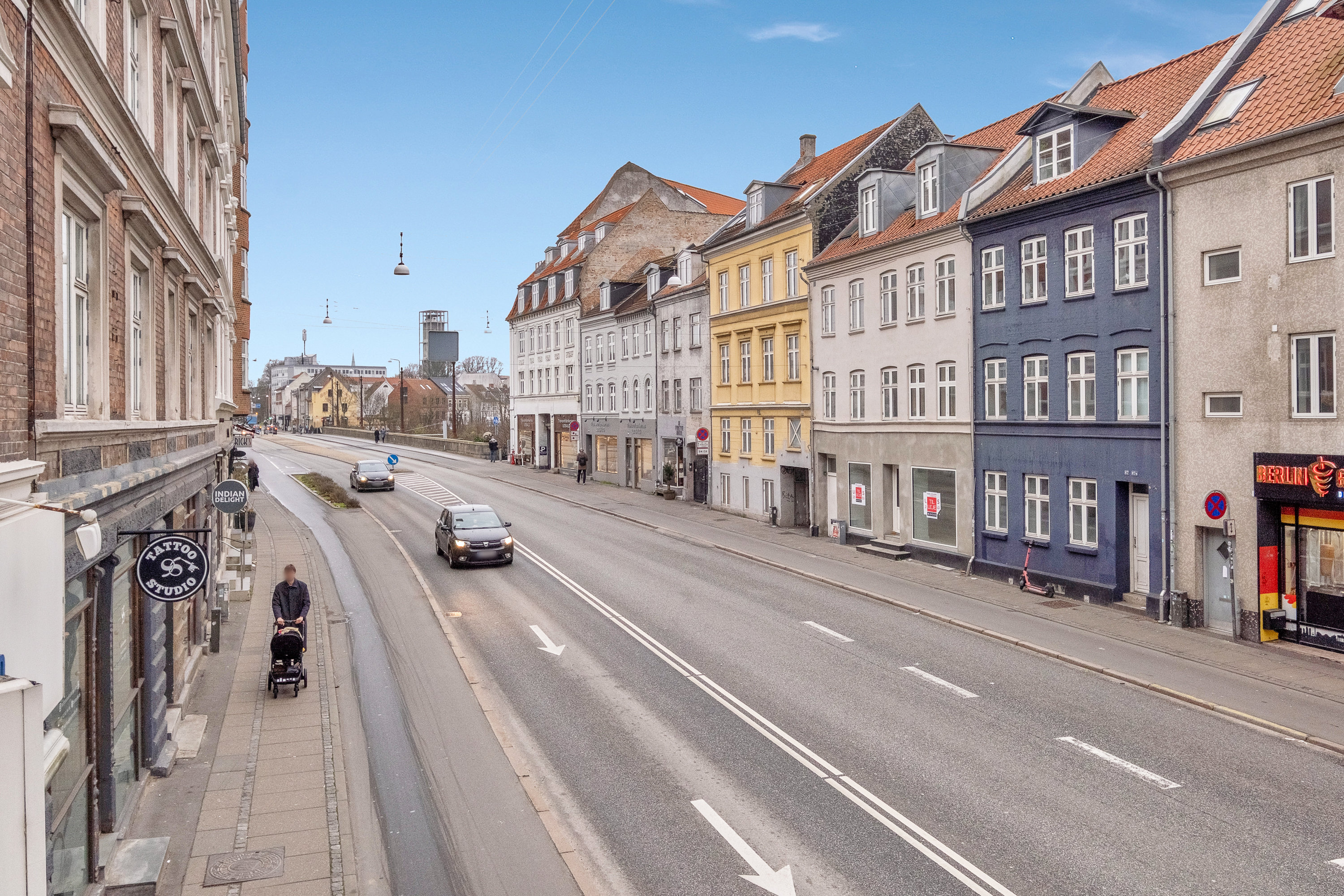 Fremhævet facade billede i fuldskærmstilstand. Billede af Frederiks Allé 83, kld.., 8000 Aarhus C