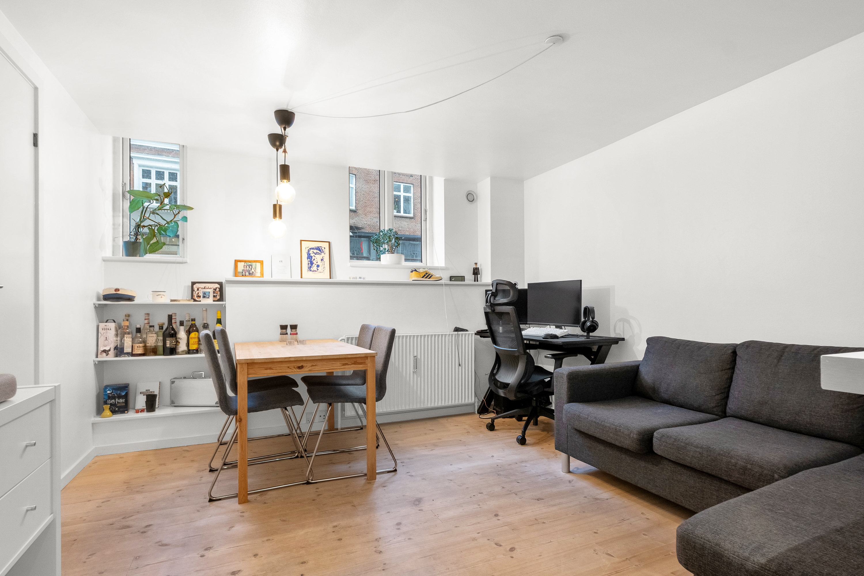 Miniaturebillede 1: stue. Billede af Frederiks Allé 83, kld.., 8000 Aarhus C