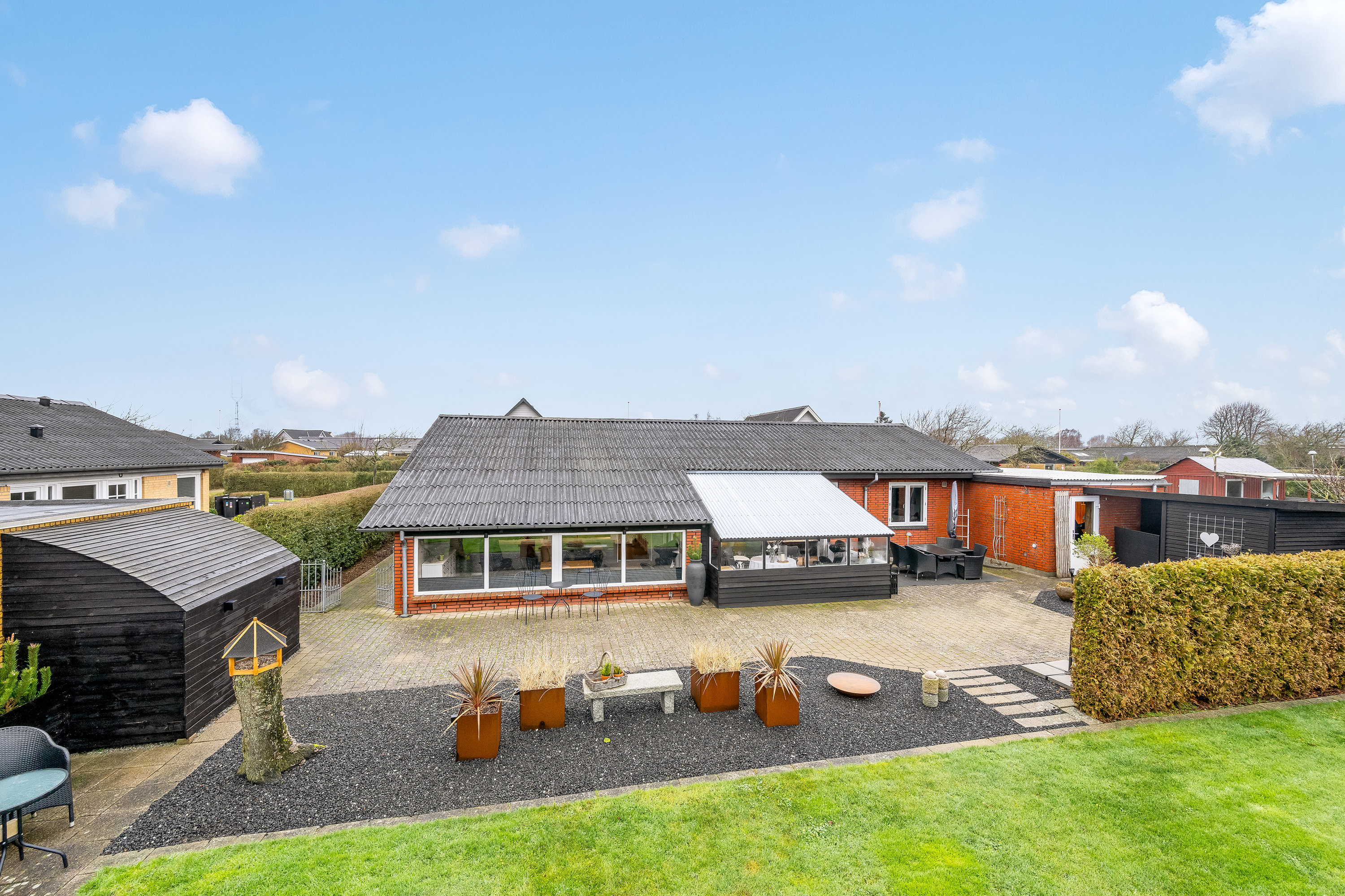 Fremhævet terrasse  billede i fuldskærmstilstand. Billede af Violvej 8, 6900 Skjern