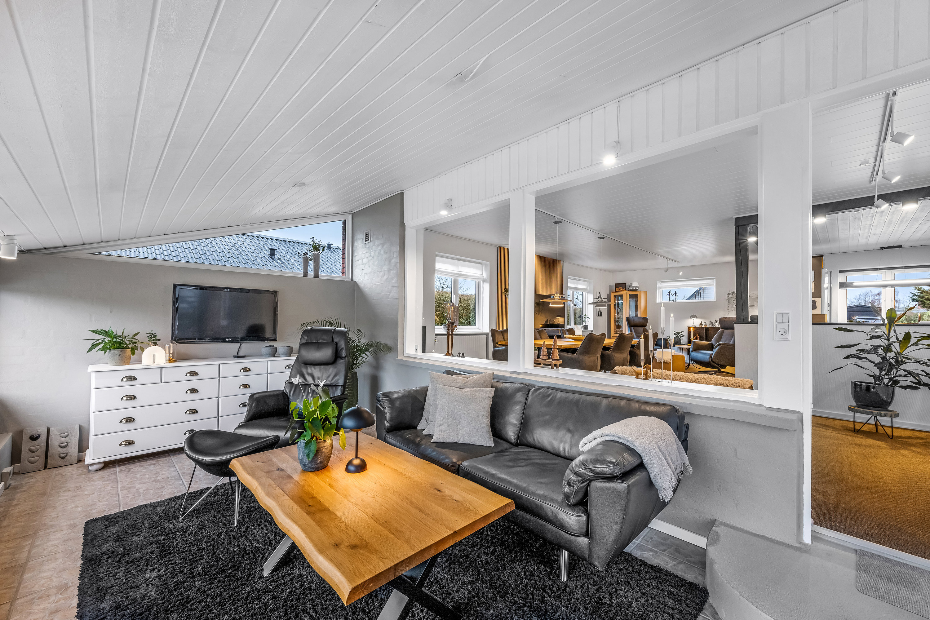 Fremhævet stue billede i fuldskærmstilstand. Billede af Violvej 8, 6900 Skjern