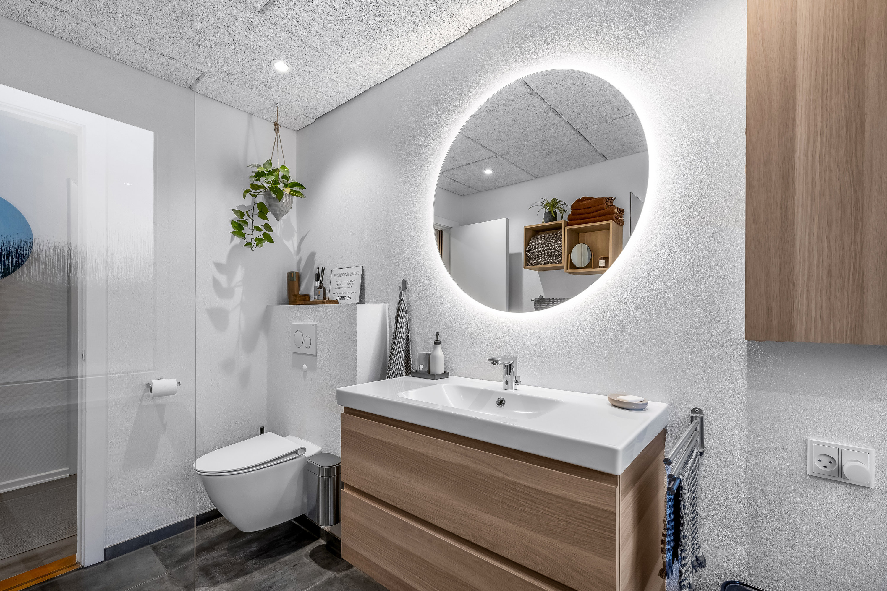 Fremhævet badeværelse billede i fuldskærmstilstand. Billede af Violvej 8, 6900 Skjern