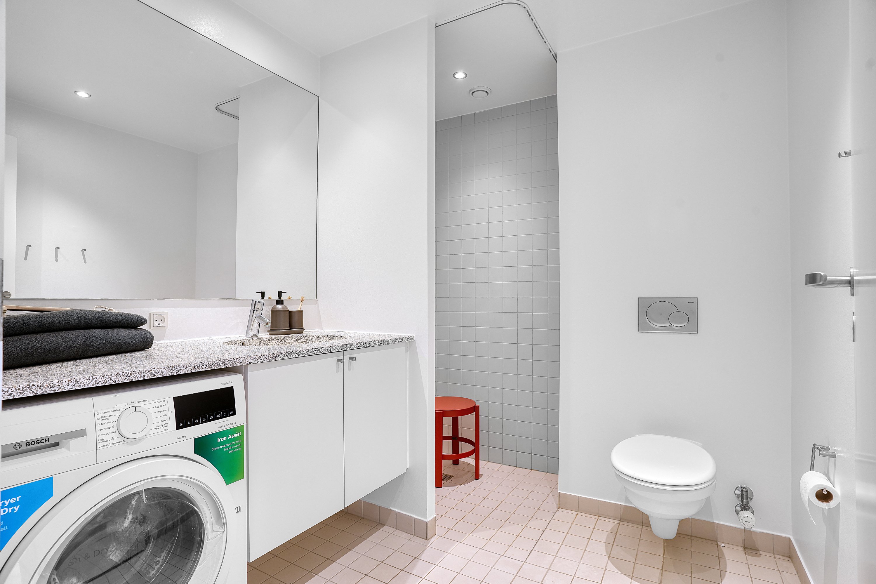 Fremhævet badeværelse billede i fuldskærmstilstand. Billede af Gyngemose Parkvej 1, st.. tv., 2860 Søborg