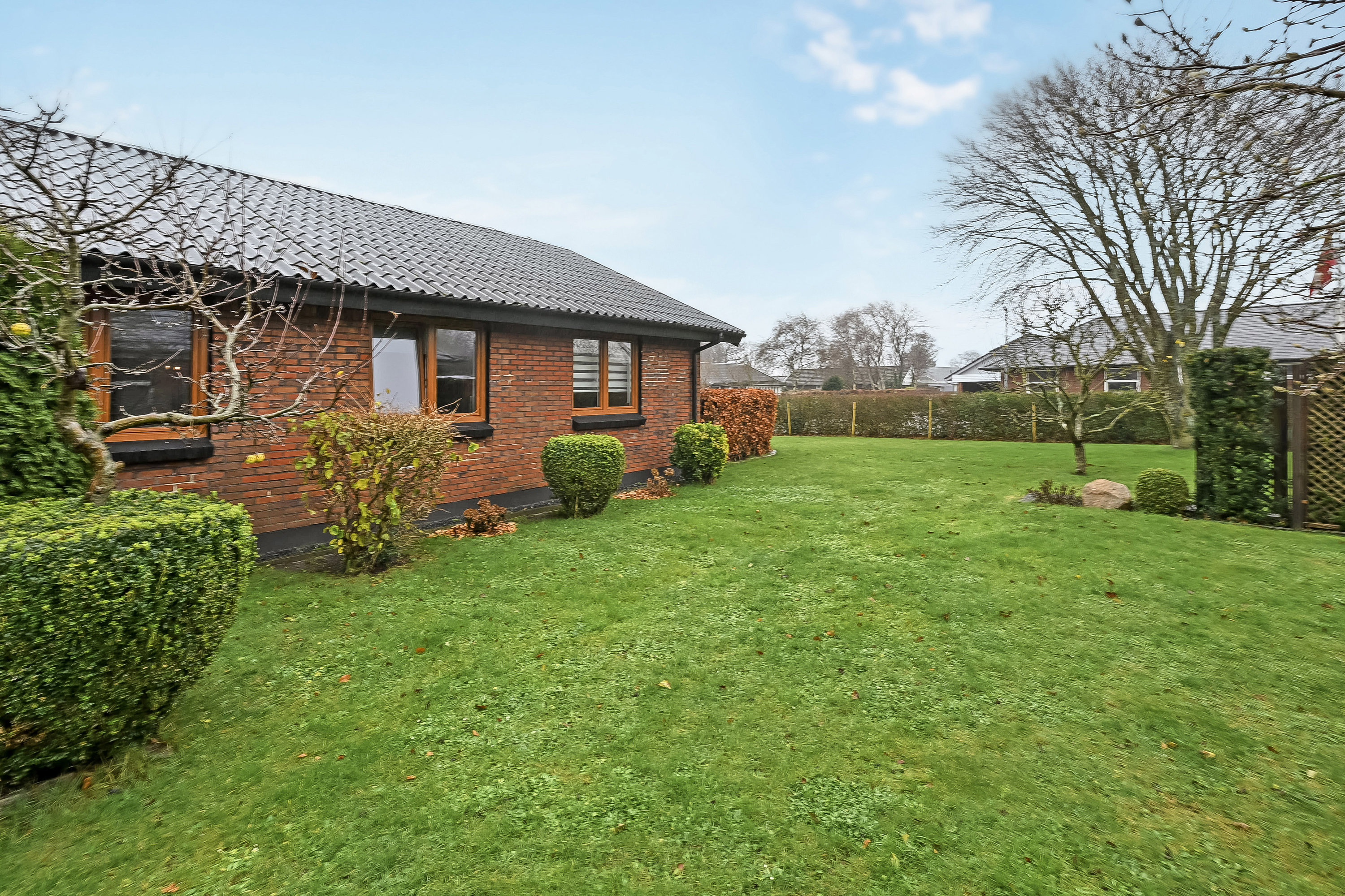 Fremhævet have billede i fuldskærmstilstand. Billede af Vestparken 23, 6840 Oksbøl