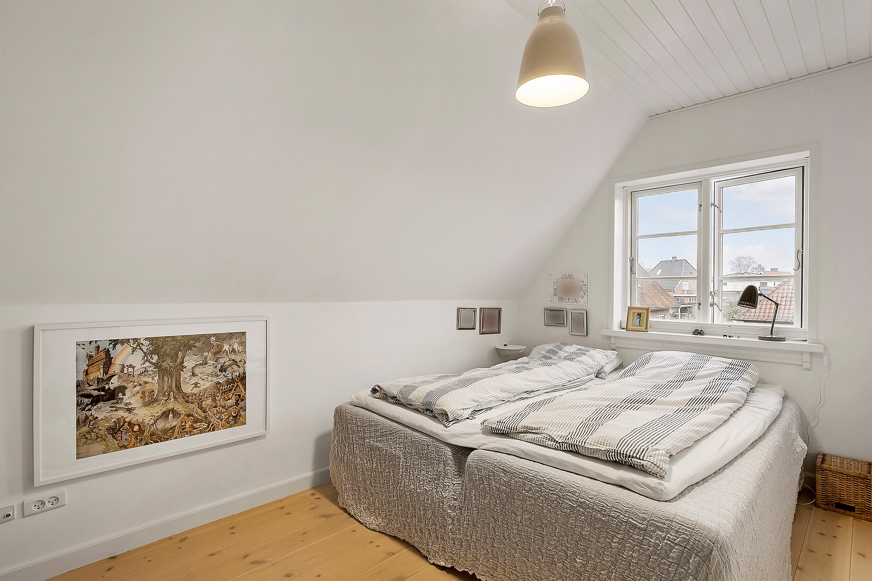 Fremhævet soveværelse billede i fuldskærmstilstand. Billede af Mosegårdsvej 43, 5000 Odense C