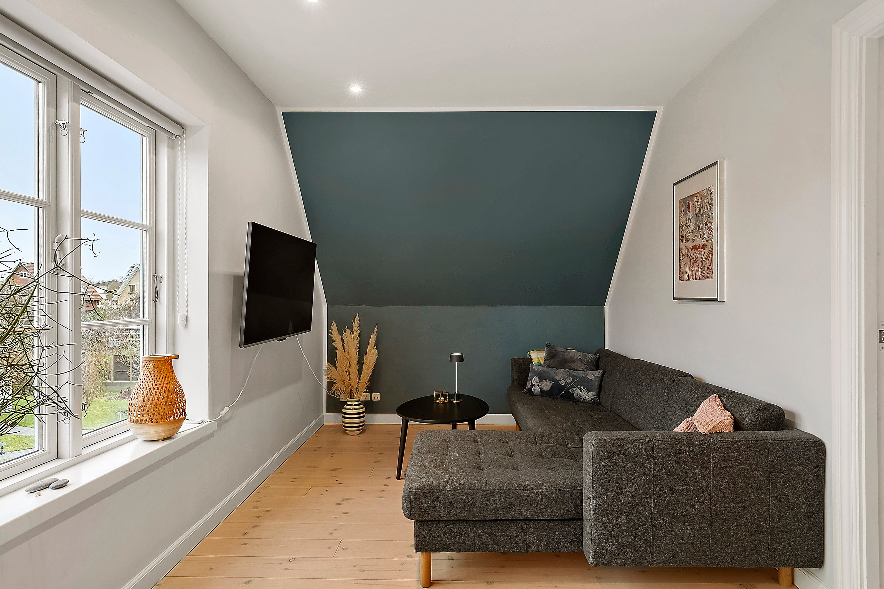 Fremhævet stue billede i fuldskærmstilstand. Billede af Mosegårdsvej 43, 5000 Odense C