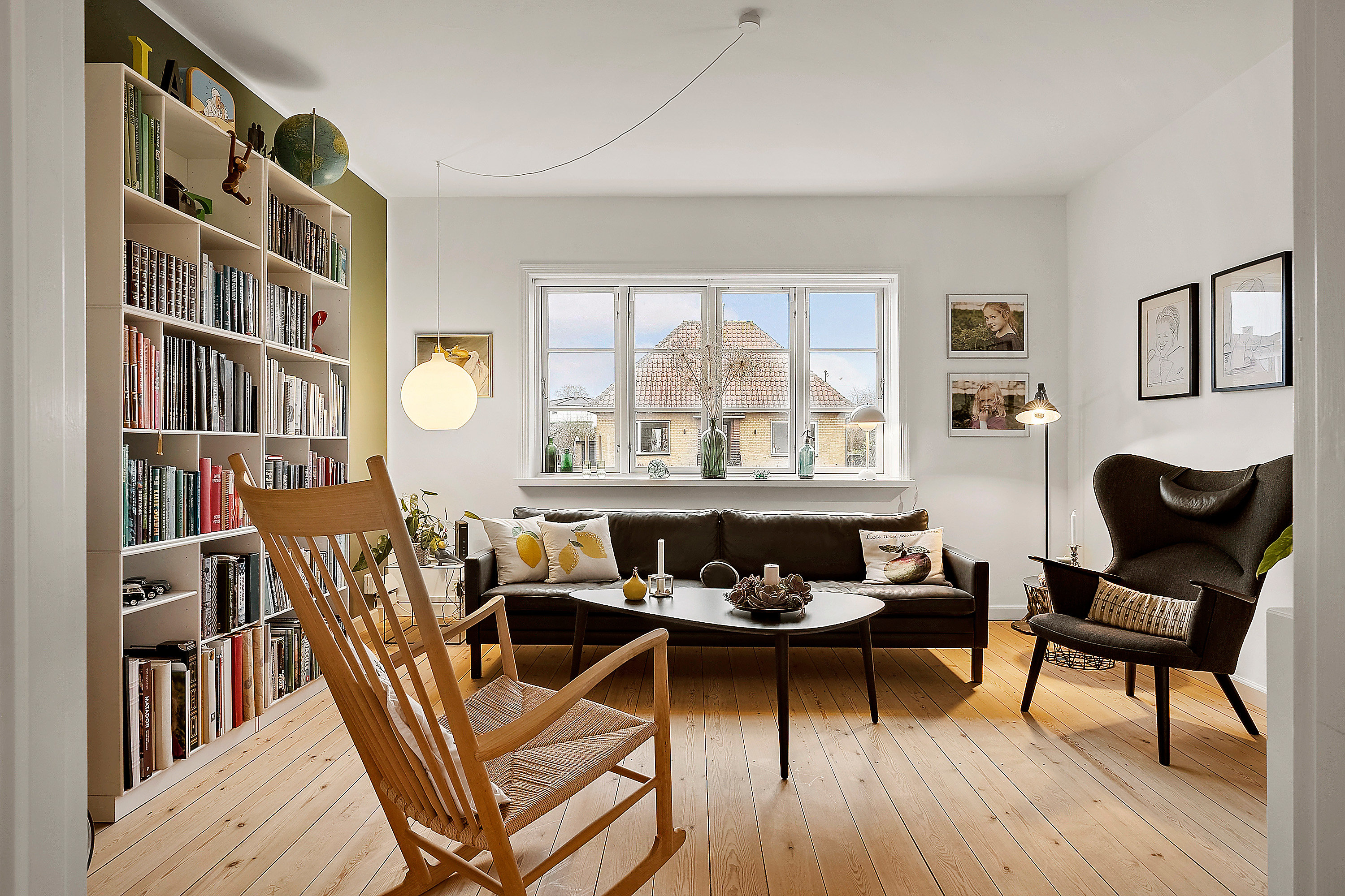 Fremhævet stue billede i fuldskærmstilstand. Billede af Mosegårdsvej 43, 5000 Odense C