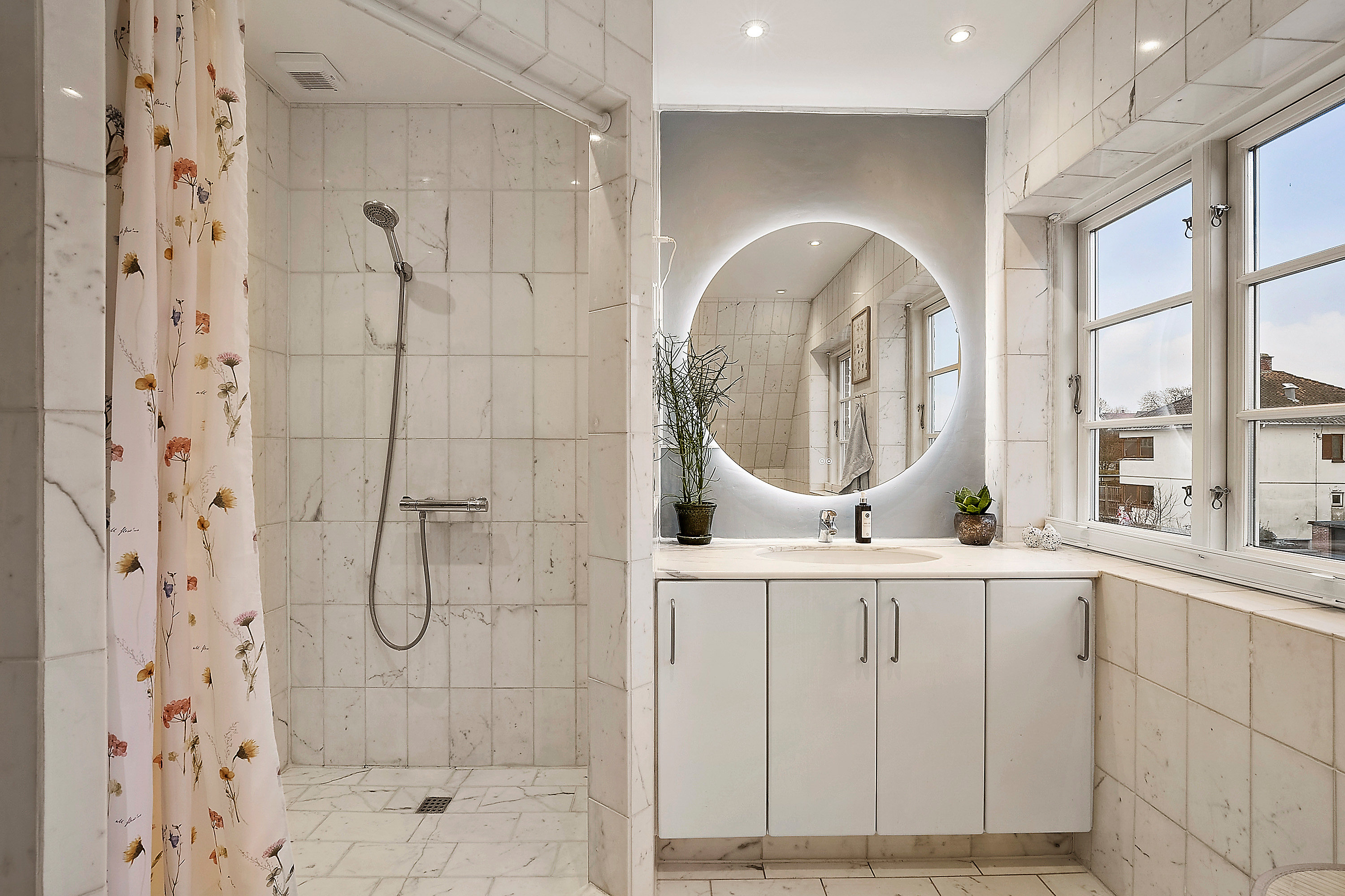 Fremhævet badeværelse billede i fuldskærmstilstand. Billede af Mosegårdsvej 43, 5000 Odense C