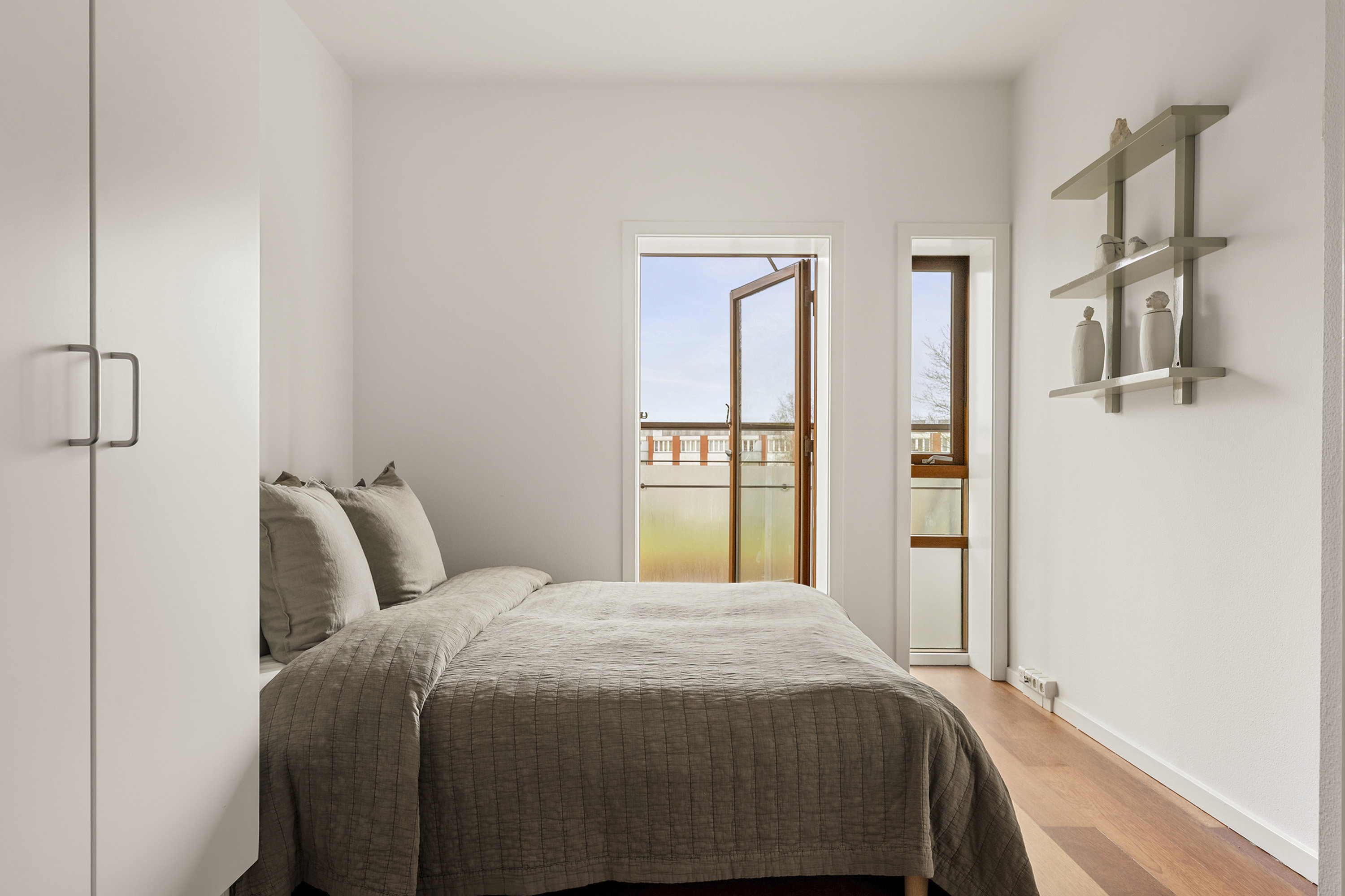 Fremhævet soveværelse billede i fuldskærmstilstand. Billede af Pilehøj 8B, 1. th., 3460 Birkerød