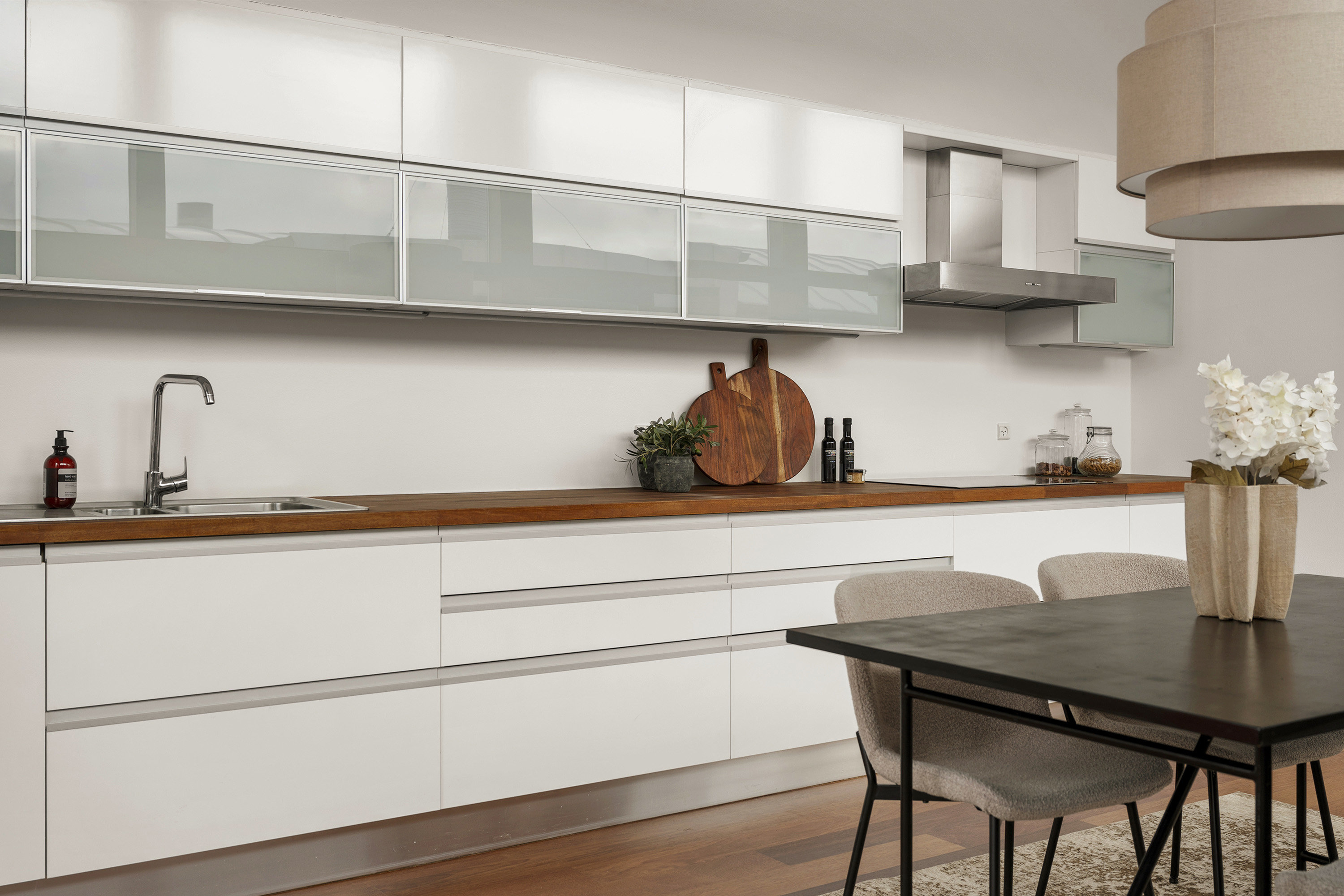 Fremhævet køkken billede i fuldskærmstilstand. Billede af Pilehøj 8B, 1. th., 3460 Birkerød