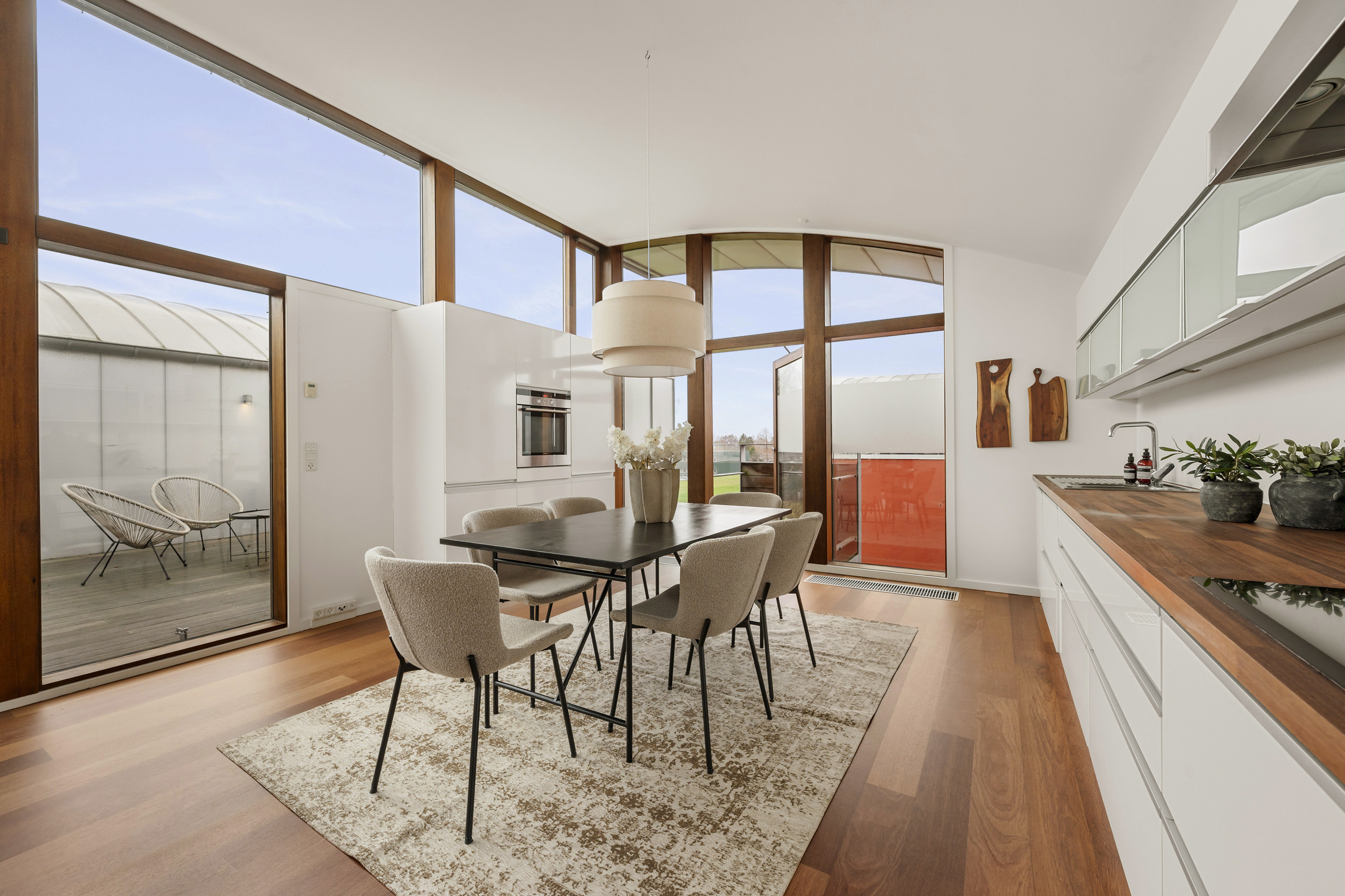 Miniaturebillede 1: spisestue. Billede af Pilehøj 8B, 1. th., 3460 Birkerød