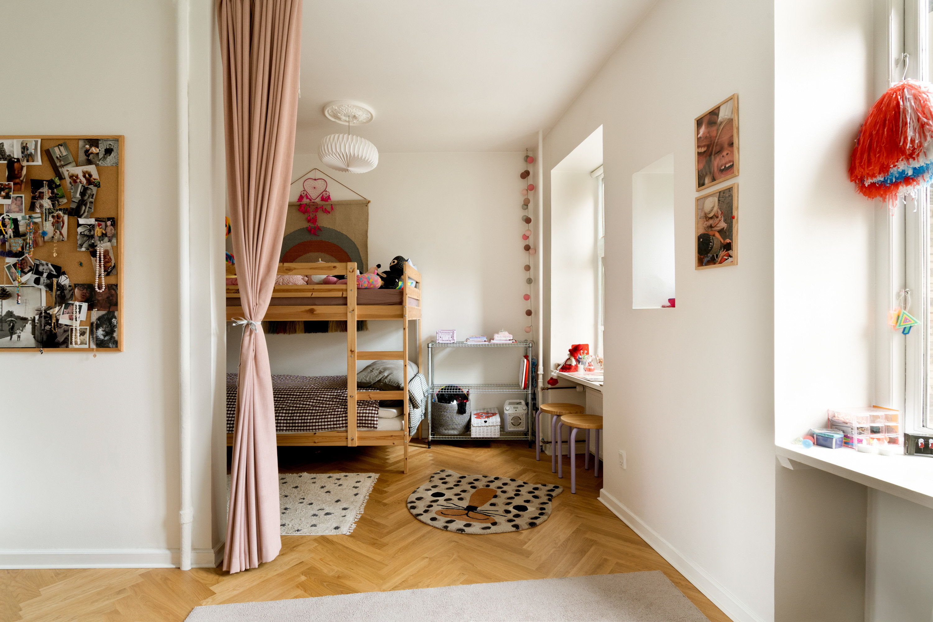 Fremhævet  billede i fuldskærmstilstand. Billede af Rolighedsvej 20, 1. tv., 1958 Frederiksberg C