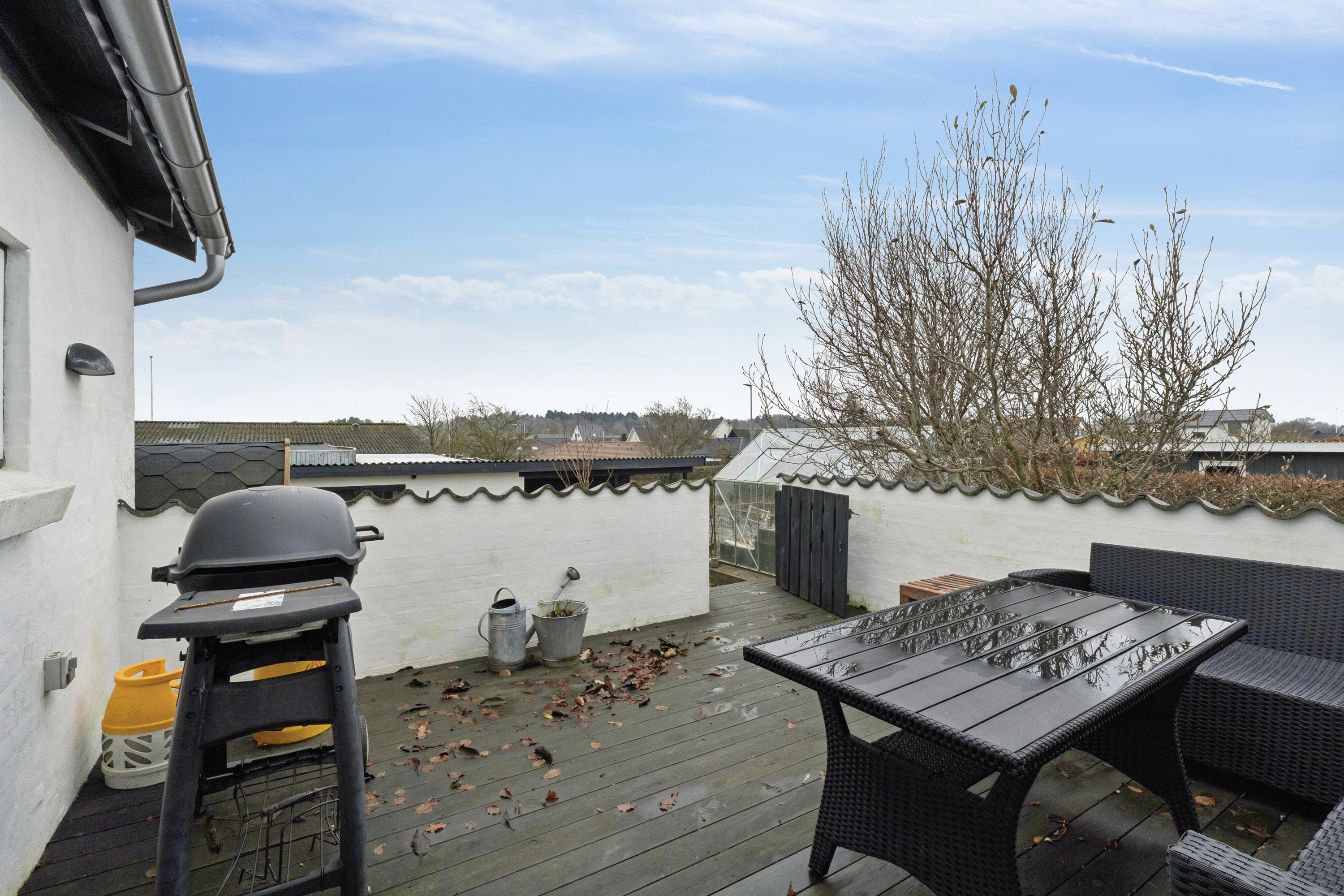 Fremhævet terrasse billede i fuldskærmstilstand. Billede af Liljevej 6, 9800 Hjørring