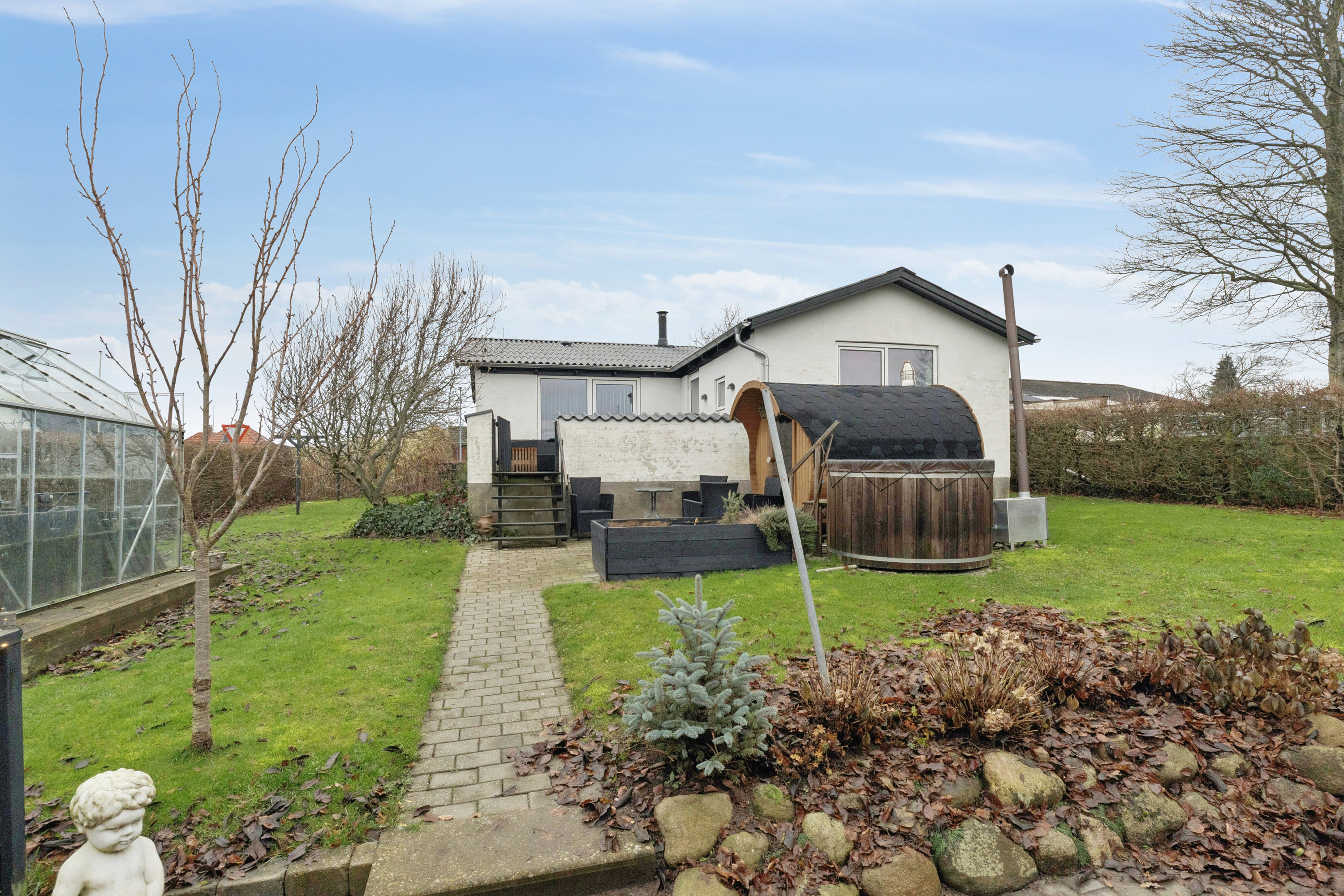 Fremhævet have billede i fuldskærmstilstand. Billede af Liljevej 6, 9800 Hjørring