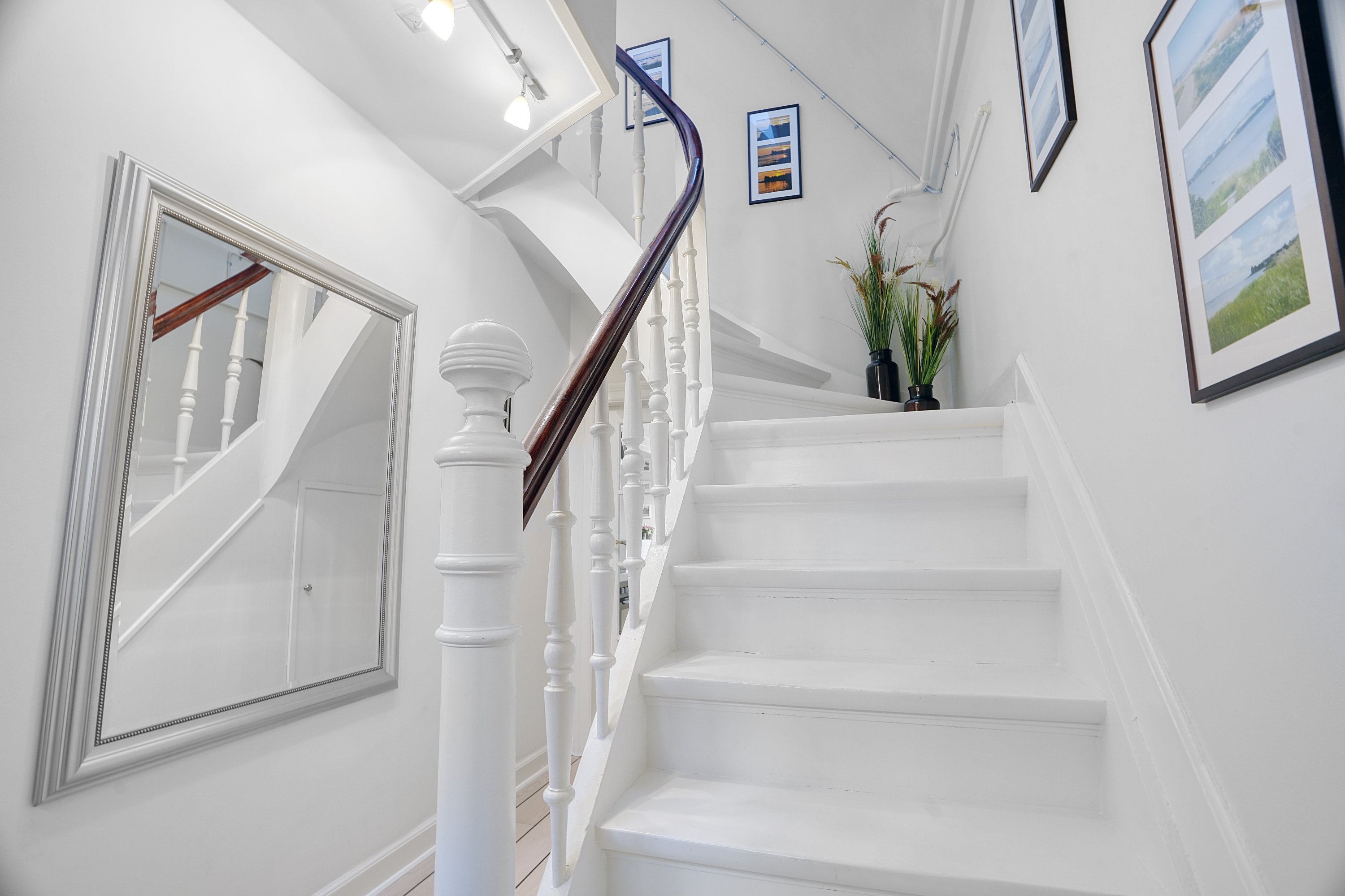 Fremhævet hall billede i fuldskærmstilstand. Billede af Ternevej 1, 4300 Holbæk