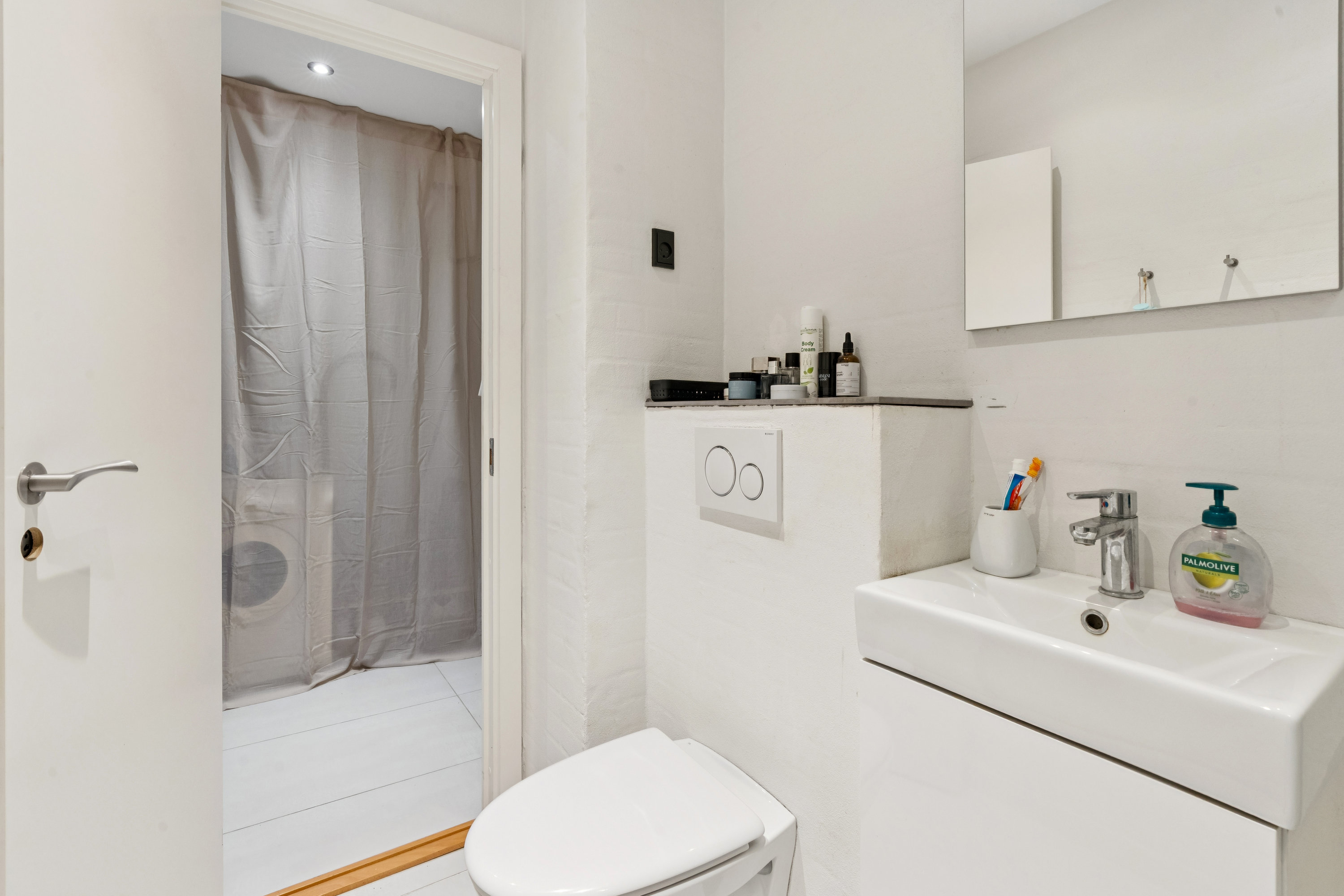 Fremhævet badeværelse billede i fuldskærmstilstand. Billede af Årestrupsvej 26, 2. mf., Vejgaard, 9000 Aalborg