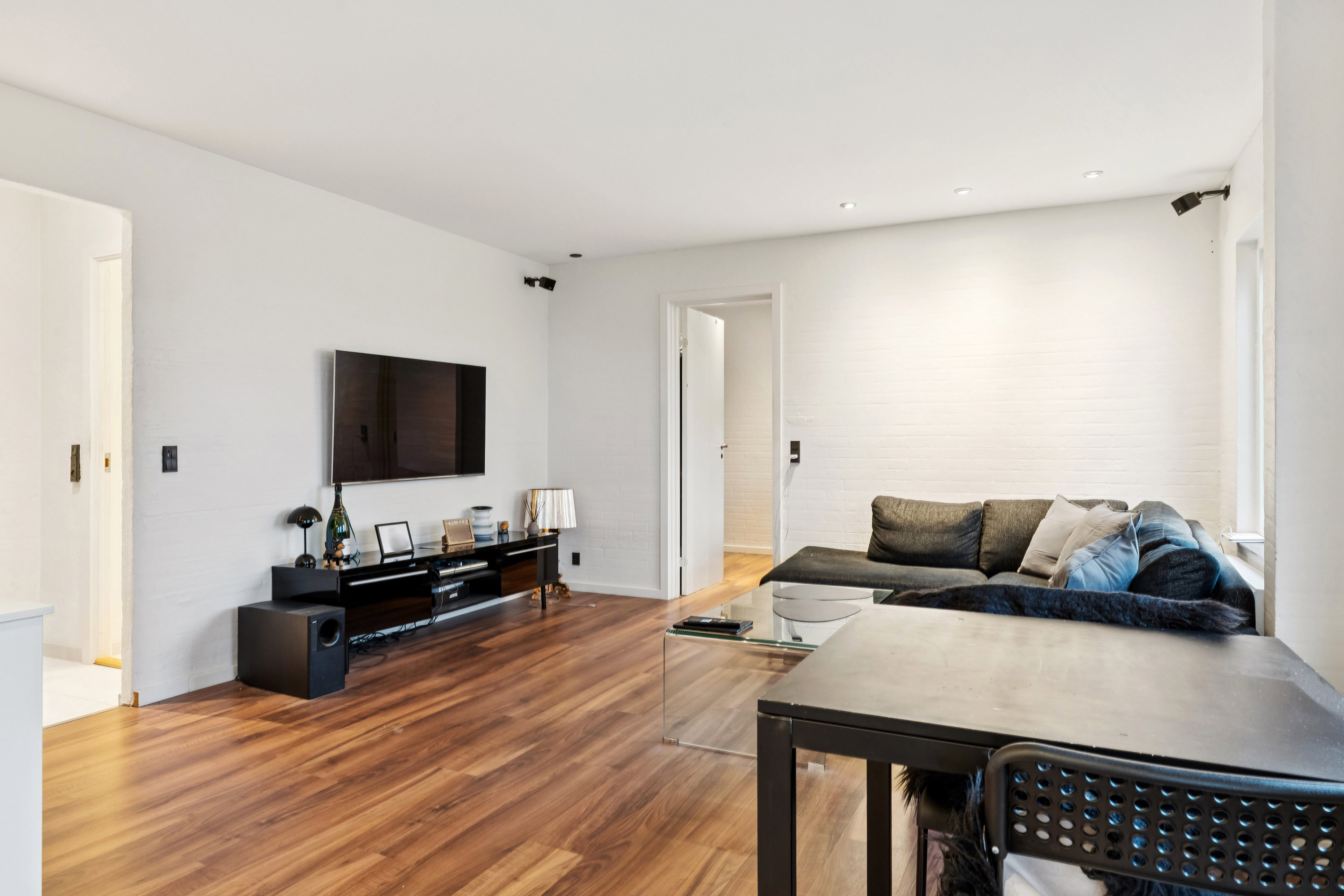 Fremhævet stue billede i fuldskærmstilstand. Billede af Årestrupsvej 26, 2. mf., Vejgaard, 9000 Aalborg